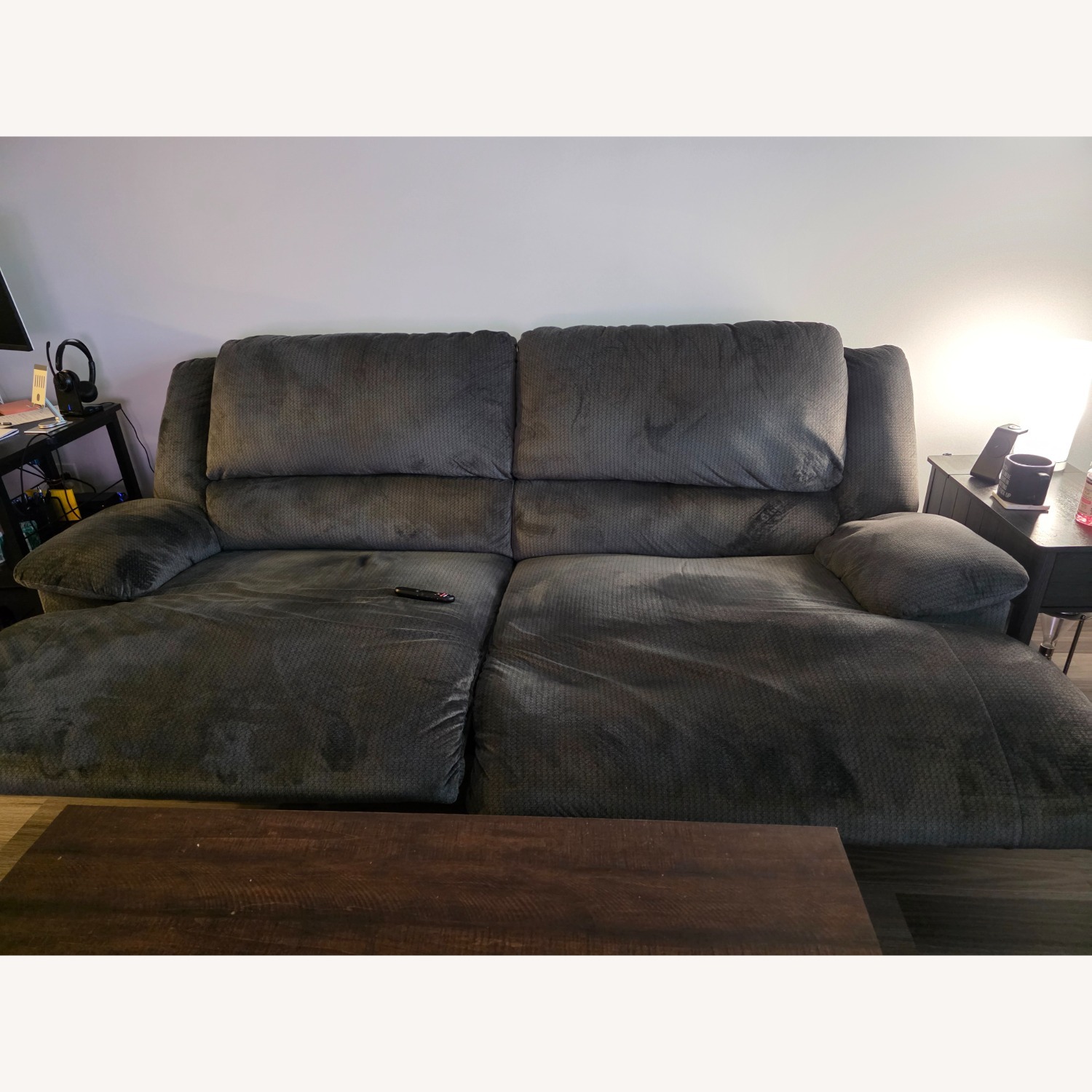 4000 Van Fleet Sofa Recliner - image-0