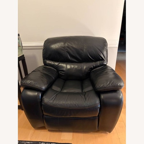 Used Bob's Discount Furniture Avenger Black Power Recliner for sale on AptDeco
