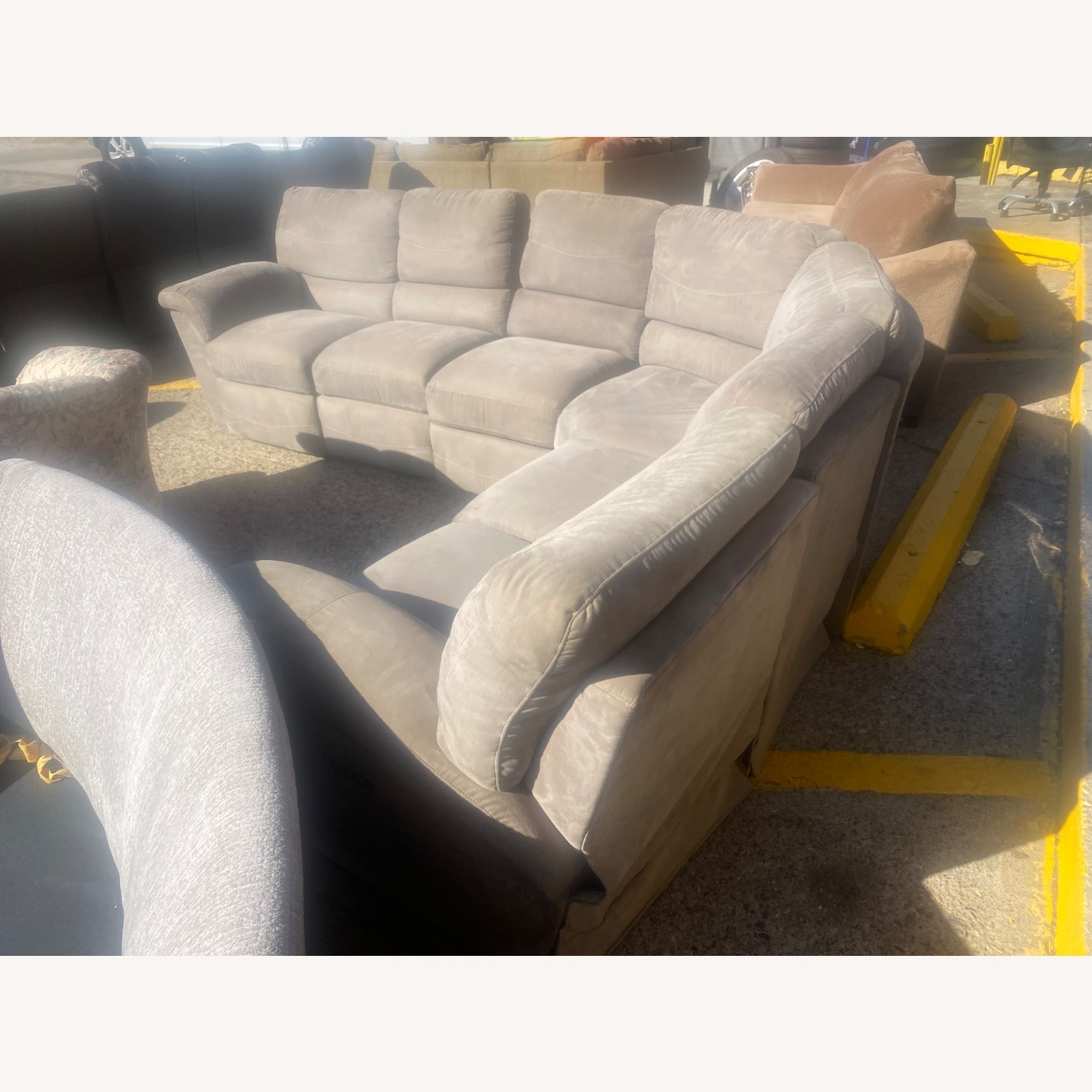 La-Z-Boy Light Gray Fabric 3+ Piece Sectional - image-4