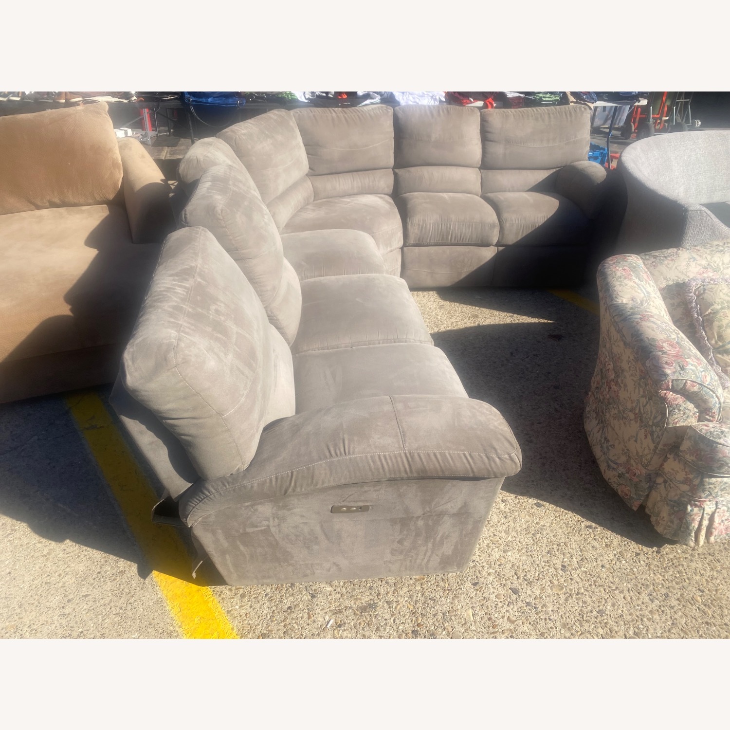 La-Z-Boy Light Gray Fabric 3+ Piece Sectional - image-3