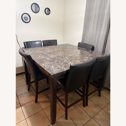 Used Contemporary Dining Set for sale on AptDeco