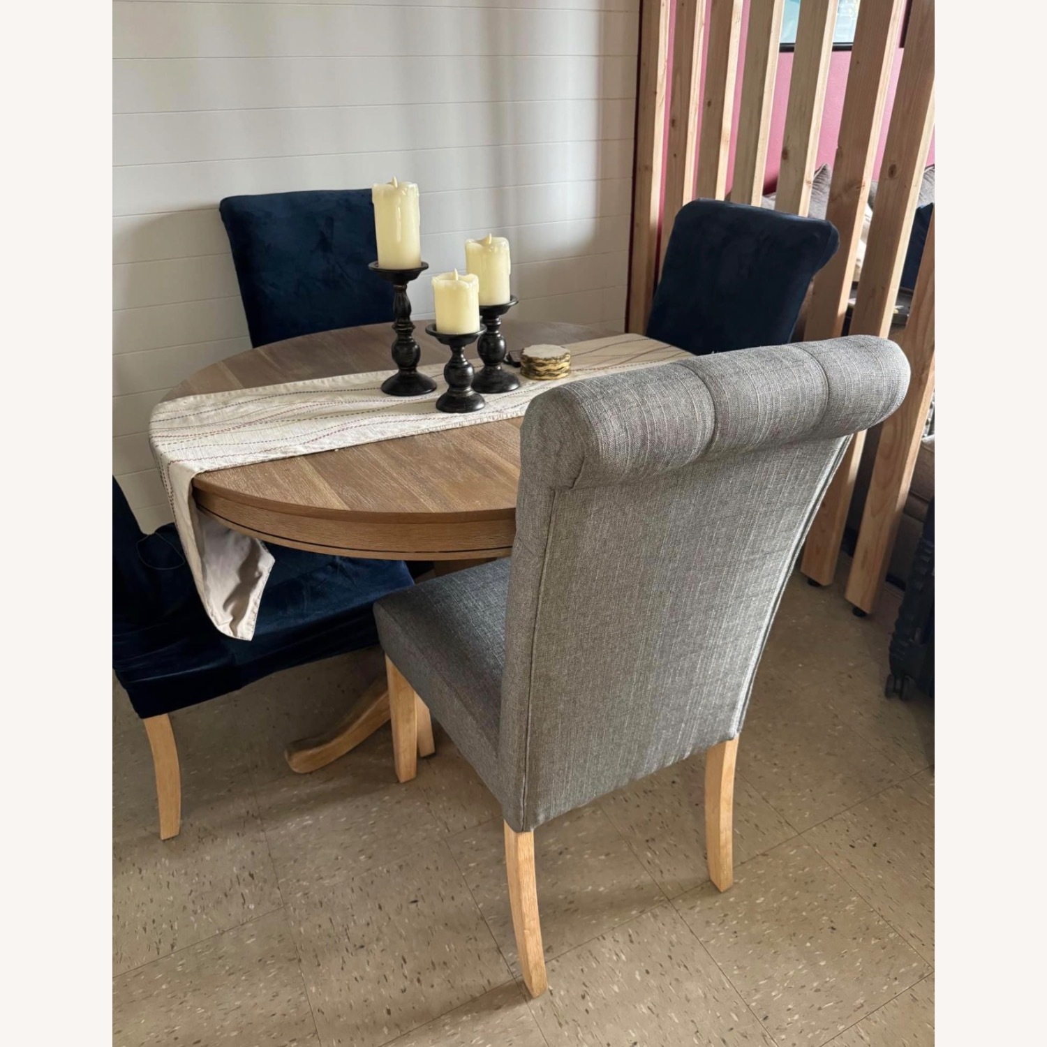 Round Hill Furniture Dining Chairs - image-4