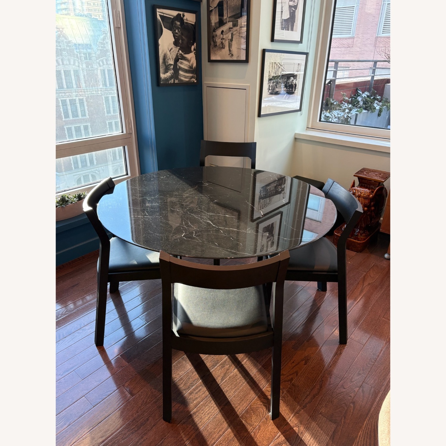 Knoll Saarinen Round Dining Table - image-1