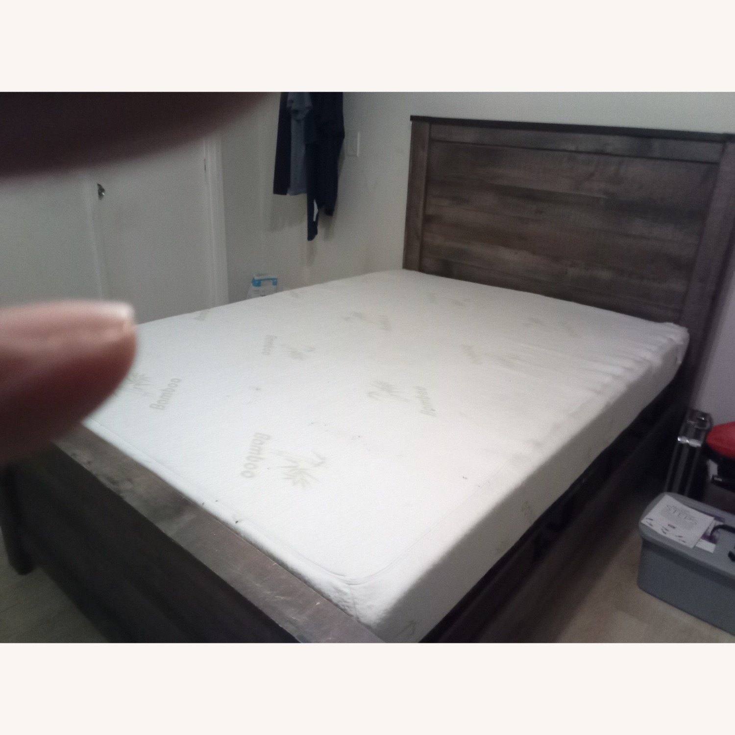 Ashley Furniture Trinell Full Panel Bed - image-2