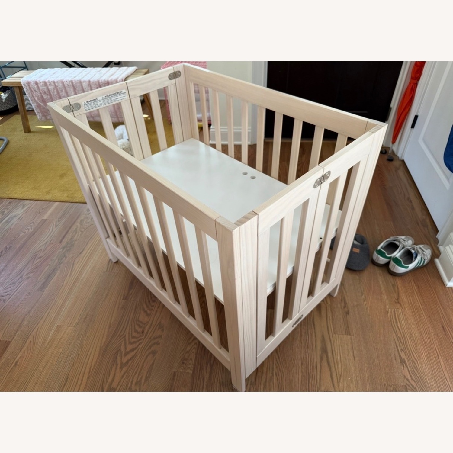 Vintage/Antique Crib - image-2