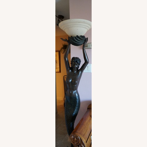 Used Modern Floor Lamp for sale on AptDeco