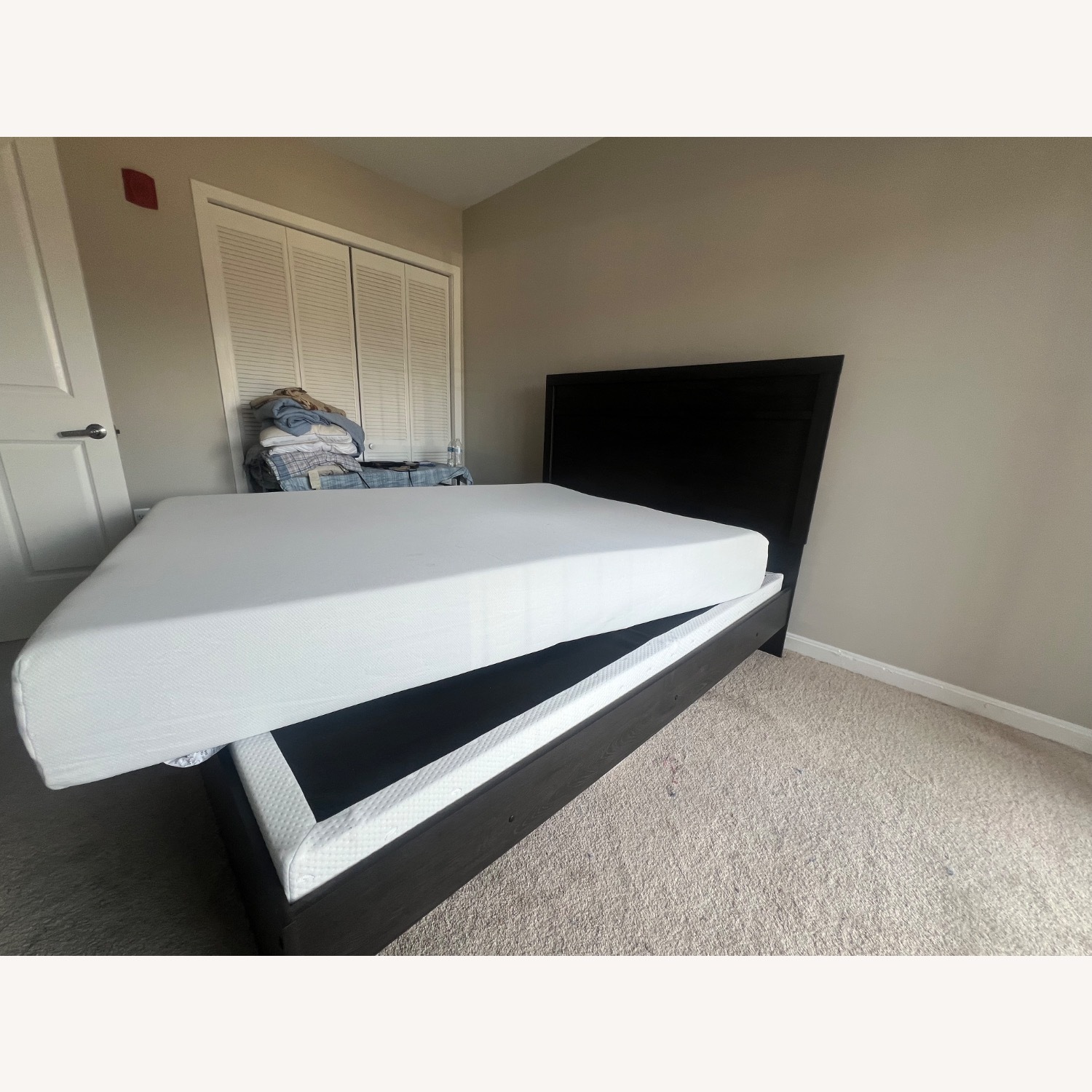 Ashley Queen Bed - image-3