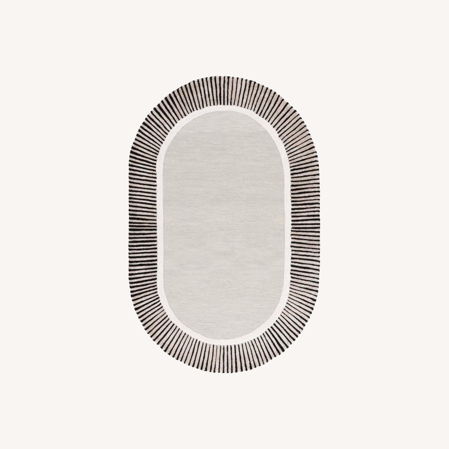 Safavieh Oval Rug - image-0