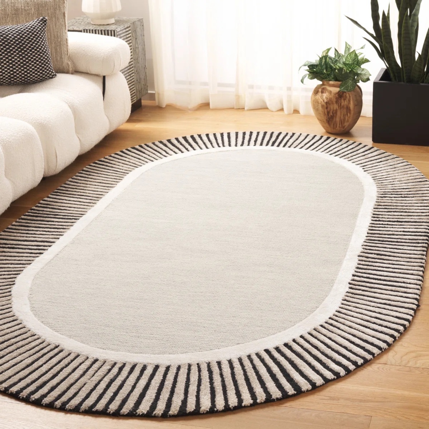 Safavieh Oval Rug - image-2