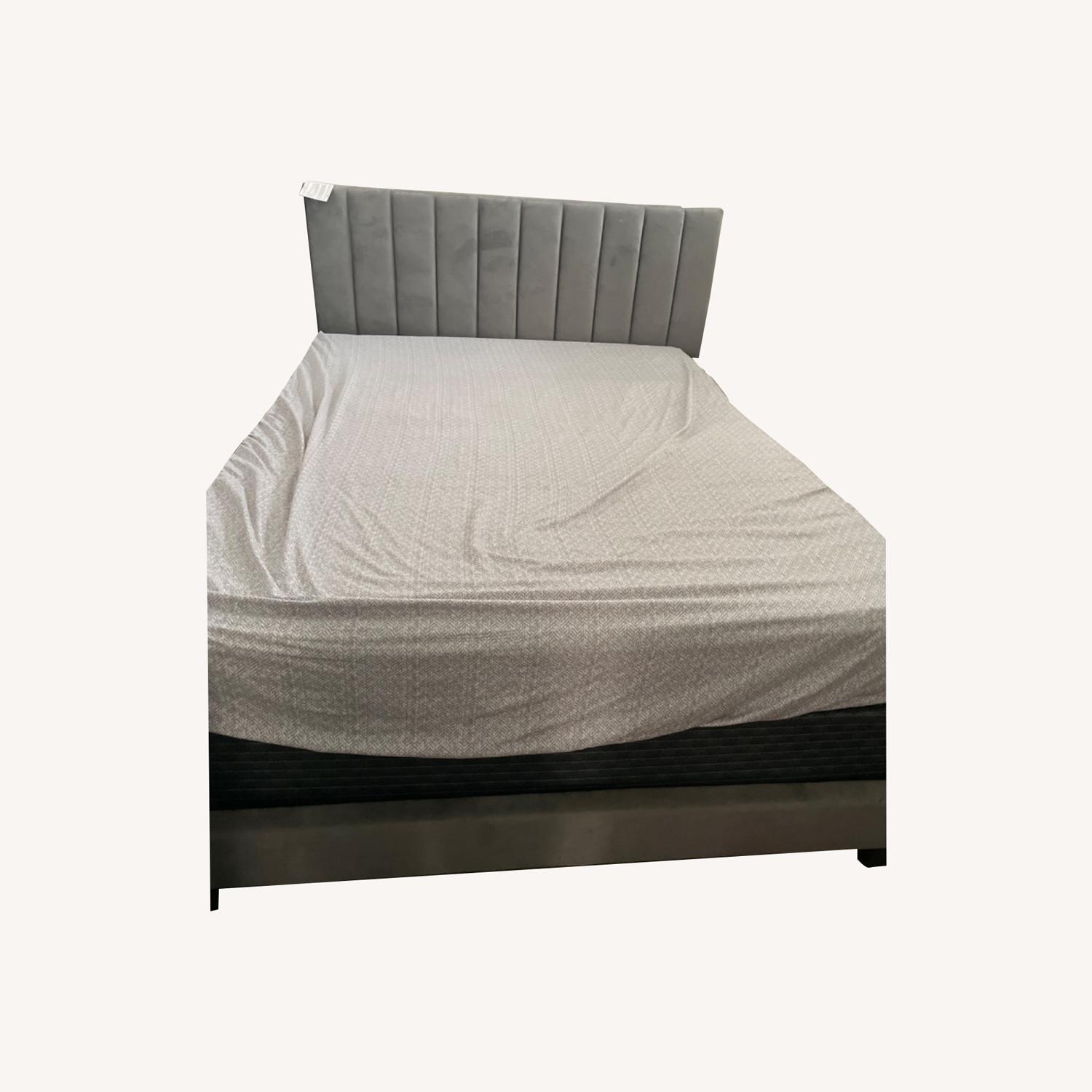 Powell Furniture Queen Bed - image-0