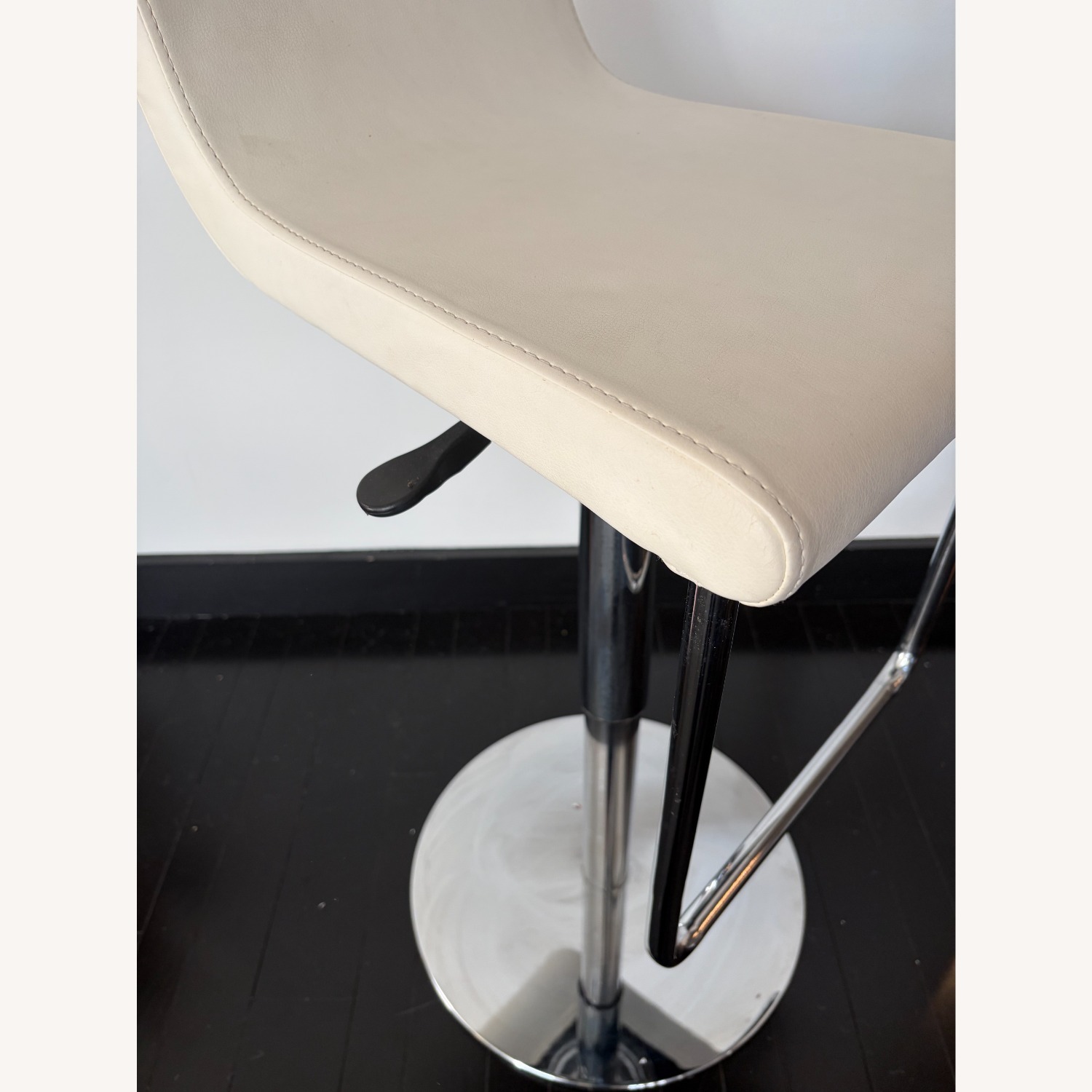 Adjustable Swivel Bar Stools Modern White - image-3