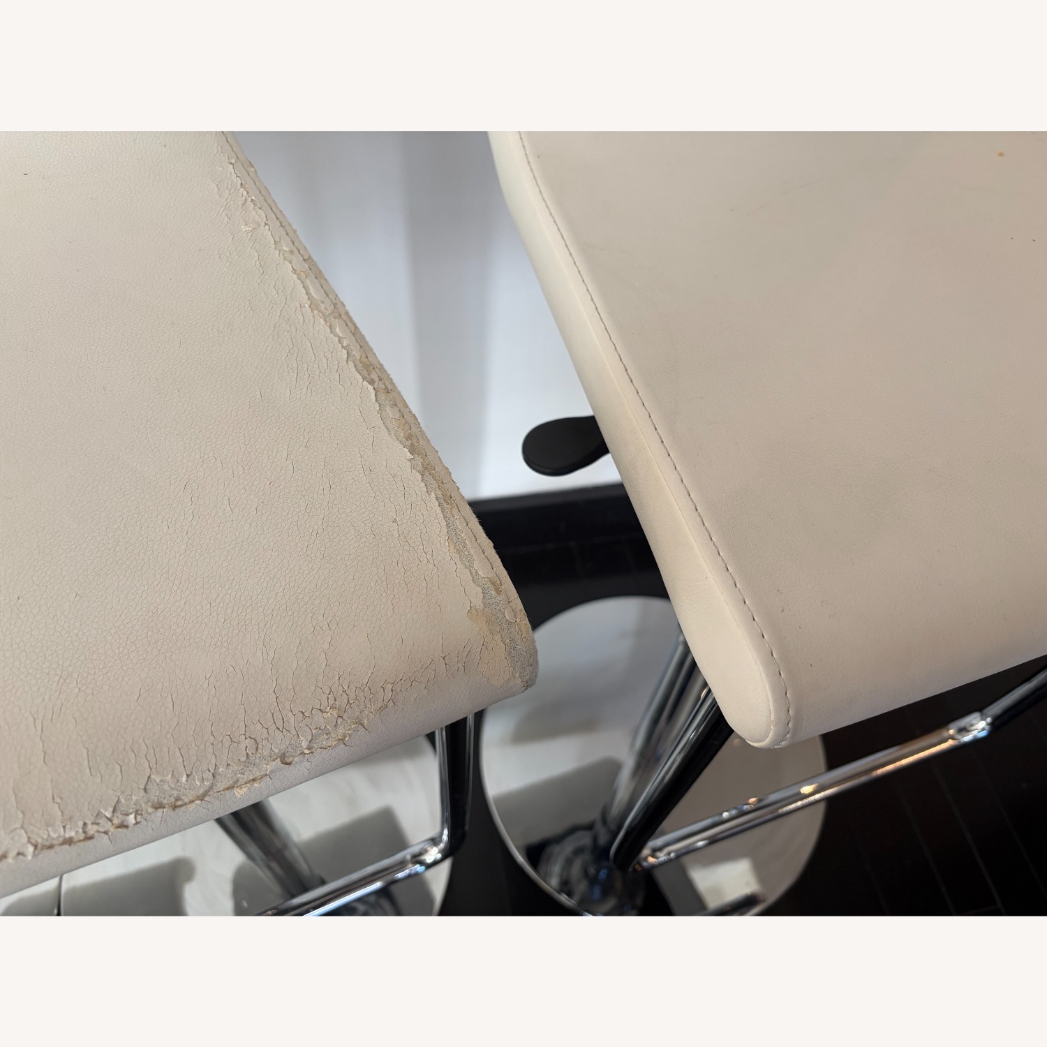 Adjustable Swivel Bar Stools Modern White - image-7