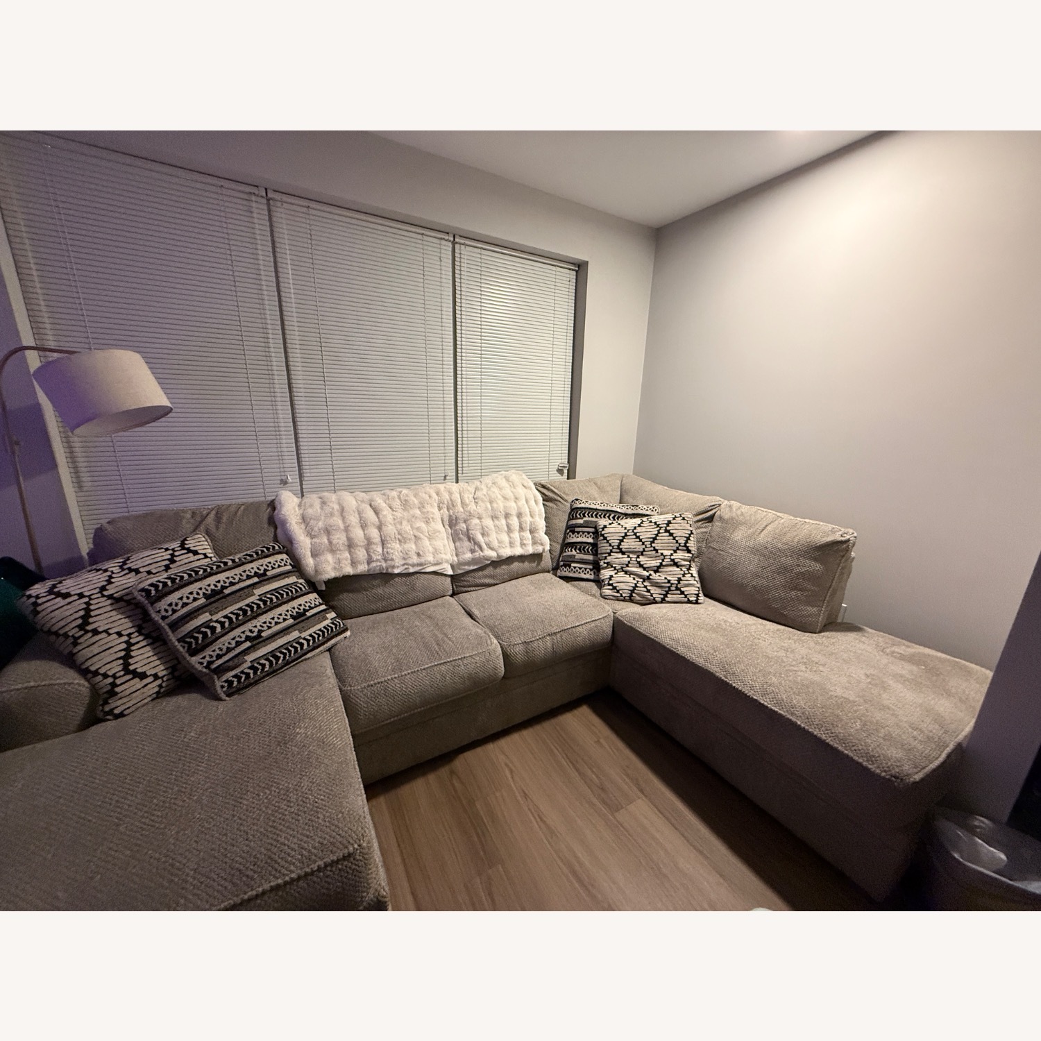 Chenille 2-Piece U-Shaped Sectional Sofa W Chaise - image-1