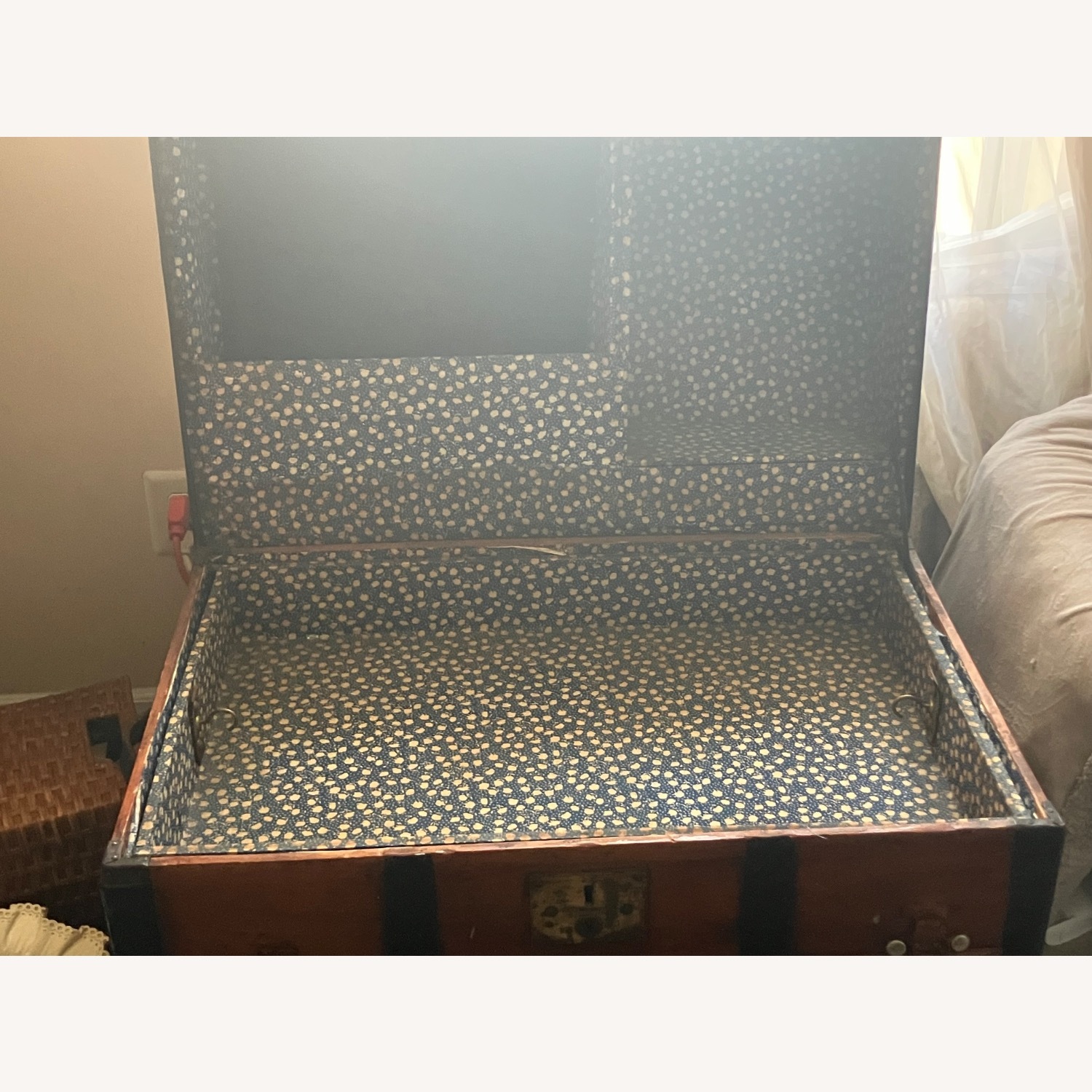 Vintage/Antique Finds Dark Brown Wood Chest - image-4