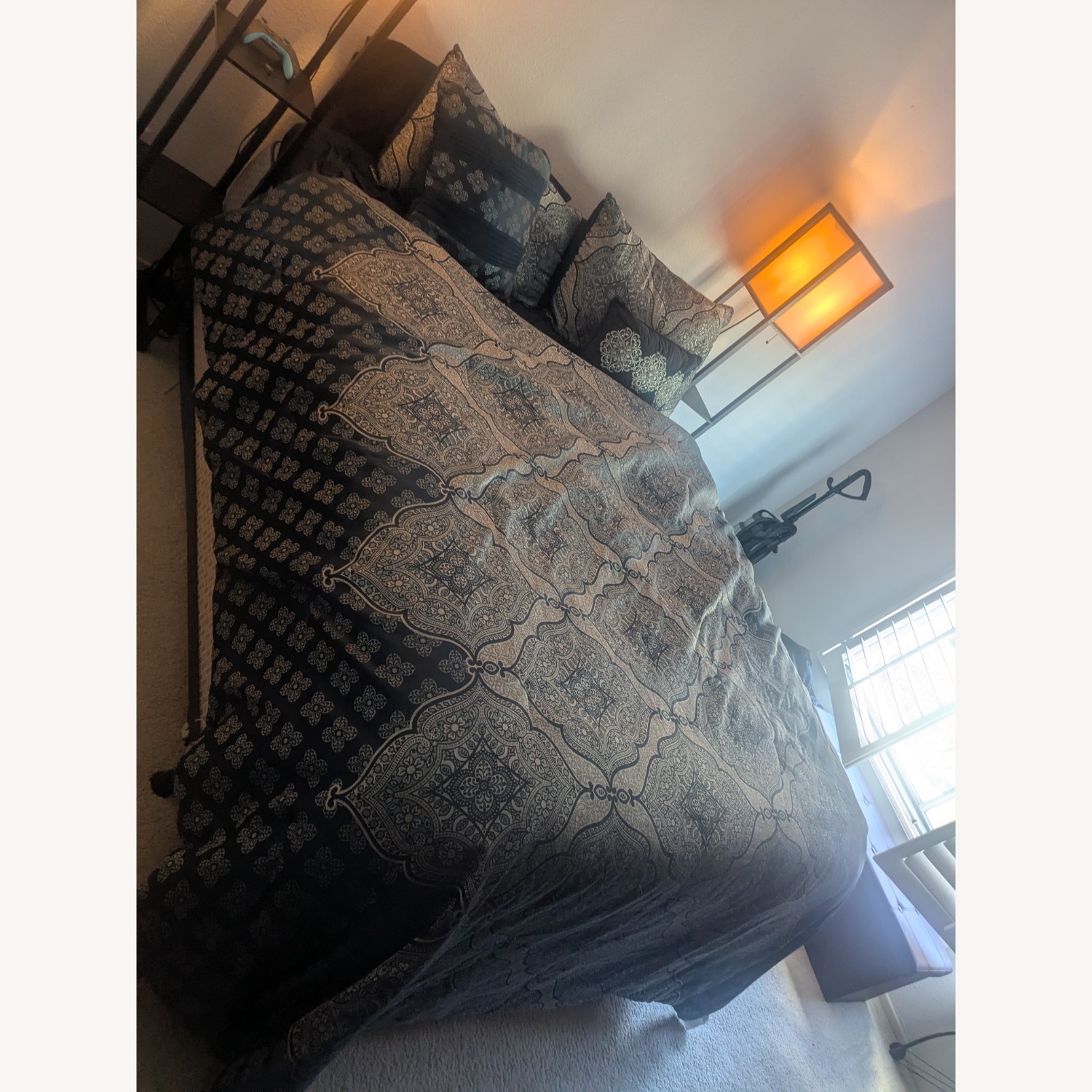 Sealey Furniture White Queen Bed - image-5