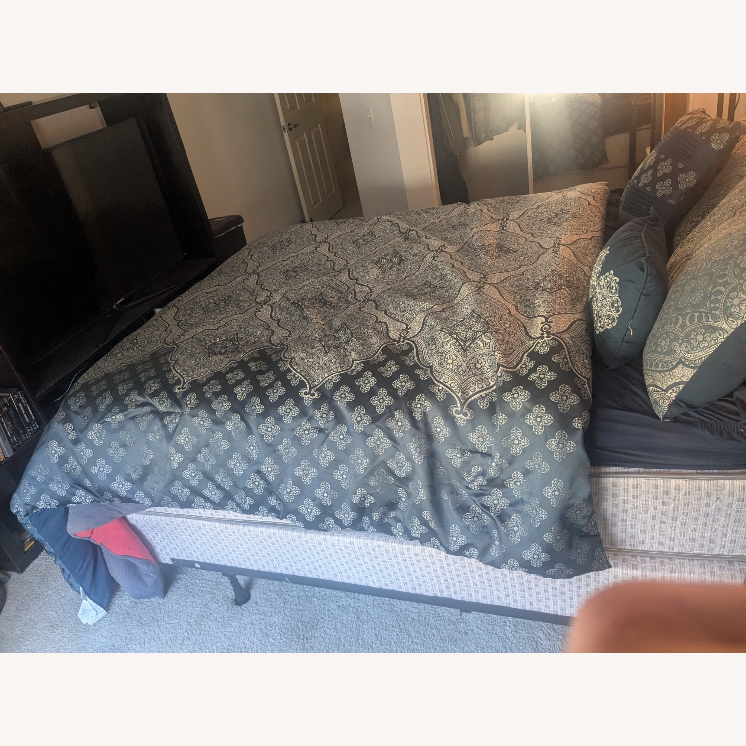 Sealey Furniture White Queen Bed - image-2