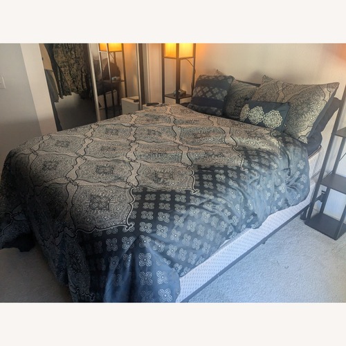 Used Sealey Furniture White Queen Bed for sale on AptDeco