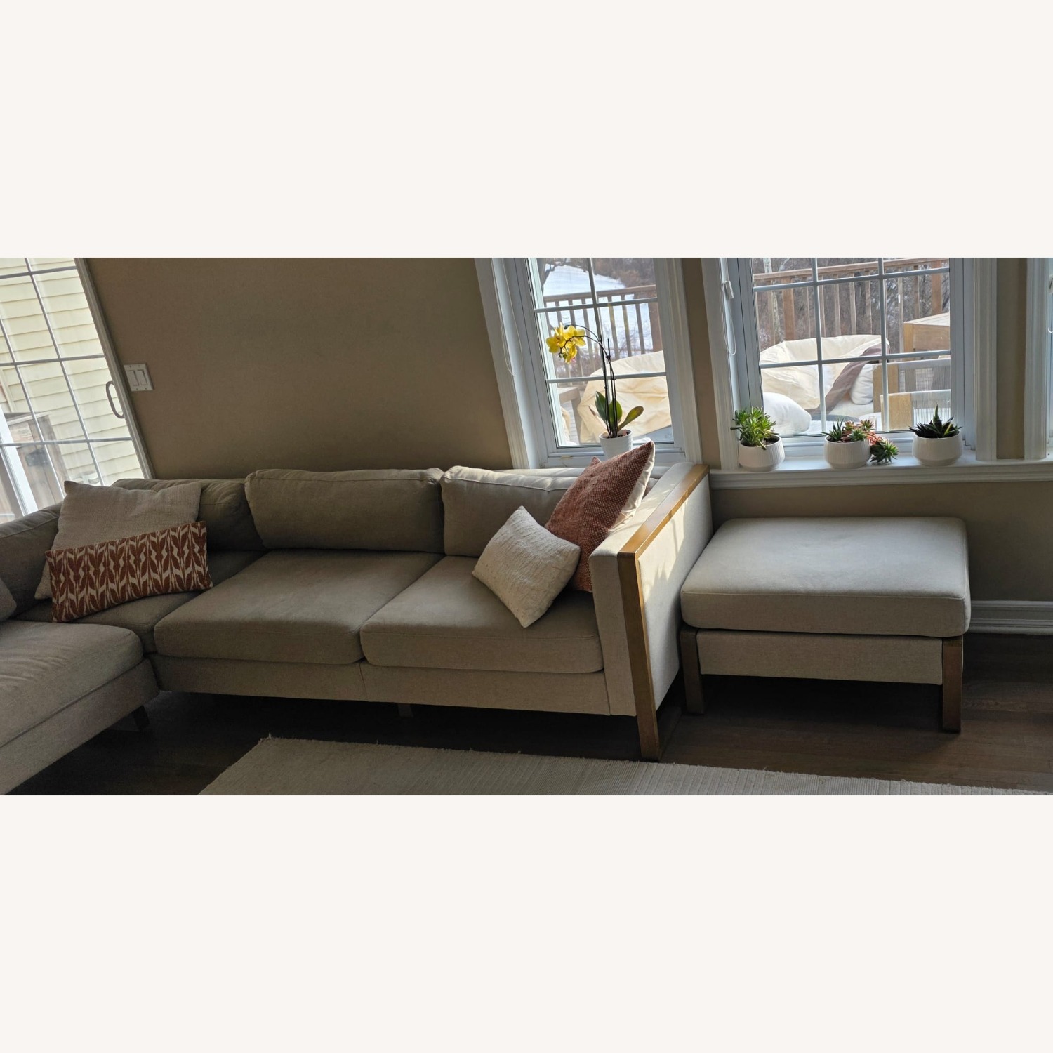 Elegant Sectional with Storage Ottoman 103×103 - image-2