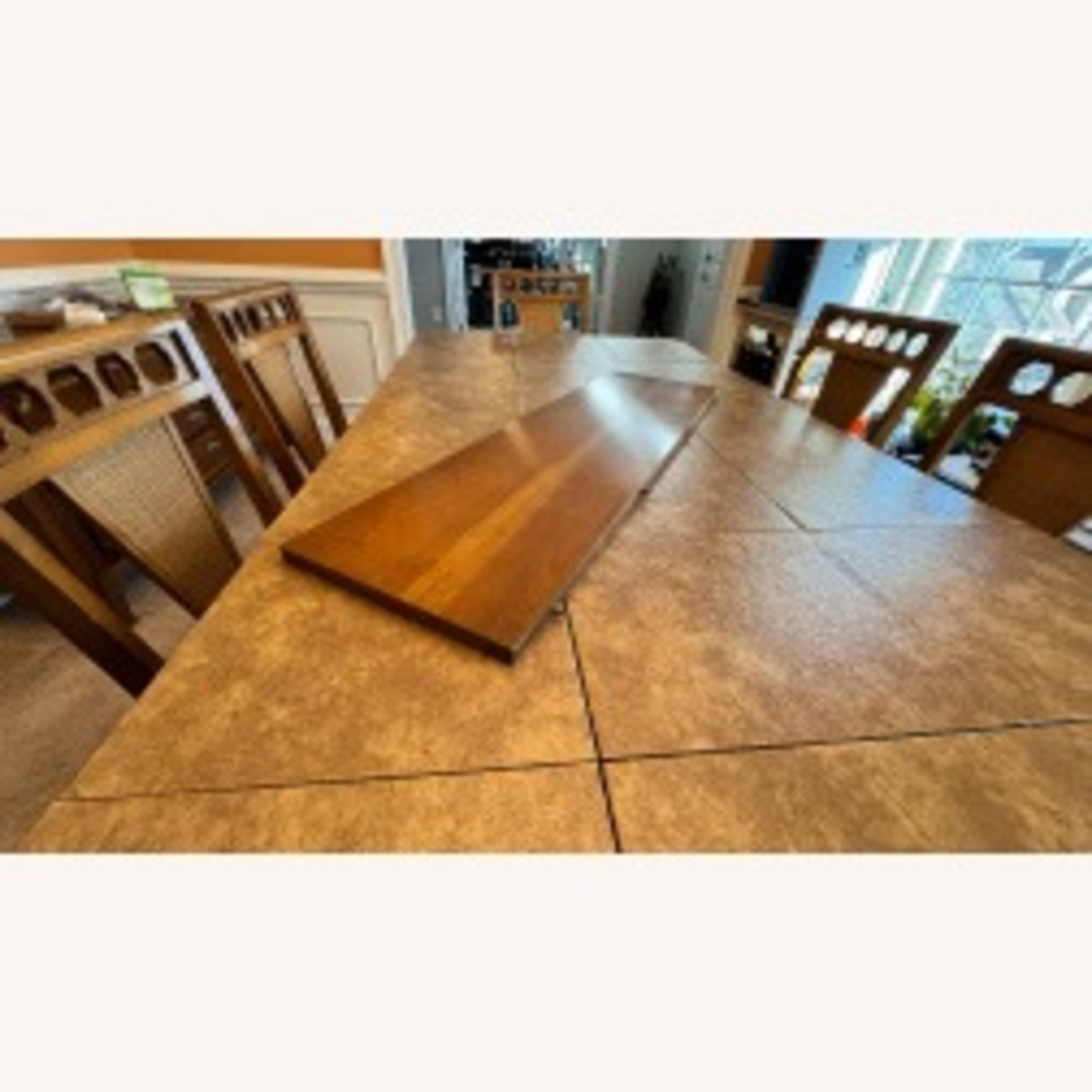 Bassett MCM Palerno Expandable Table + 6 Chairs - image-12