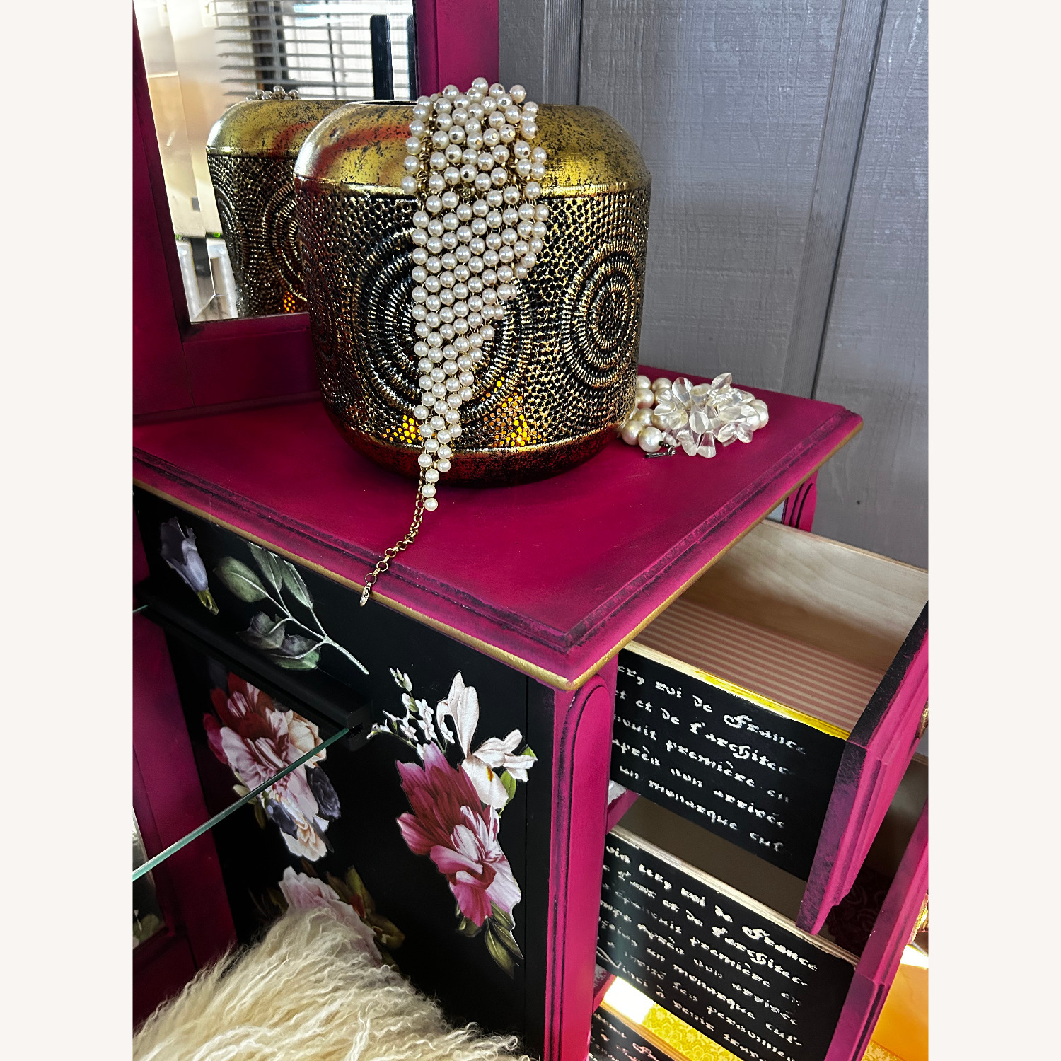 Vintage Pink Vanity Set - image-17