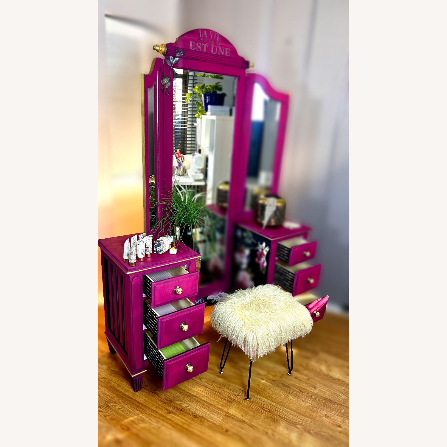 Vintage Pink Vanity Set - image-2