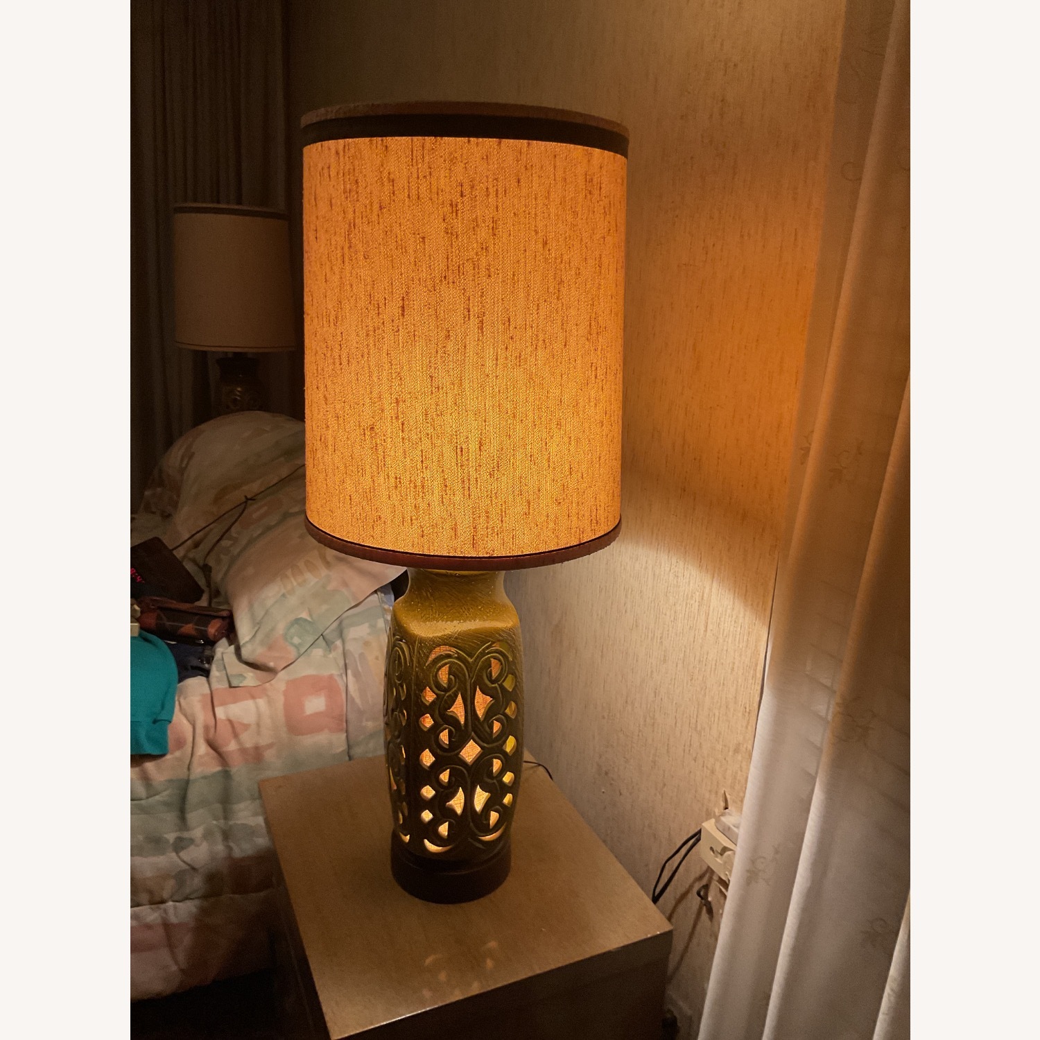 Mid-Century Modern Ceramic Table Lamp - image-3
