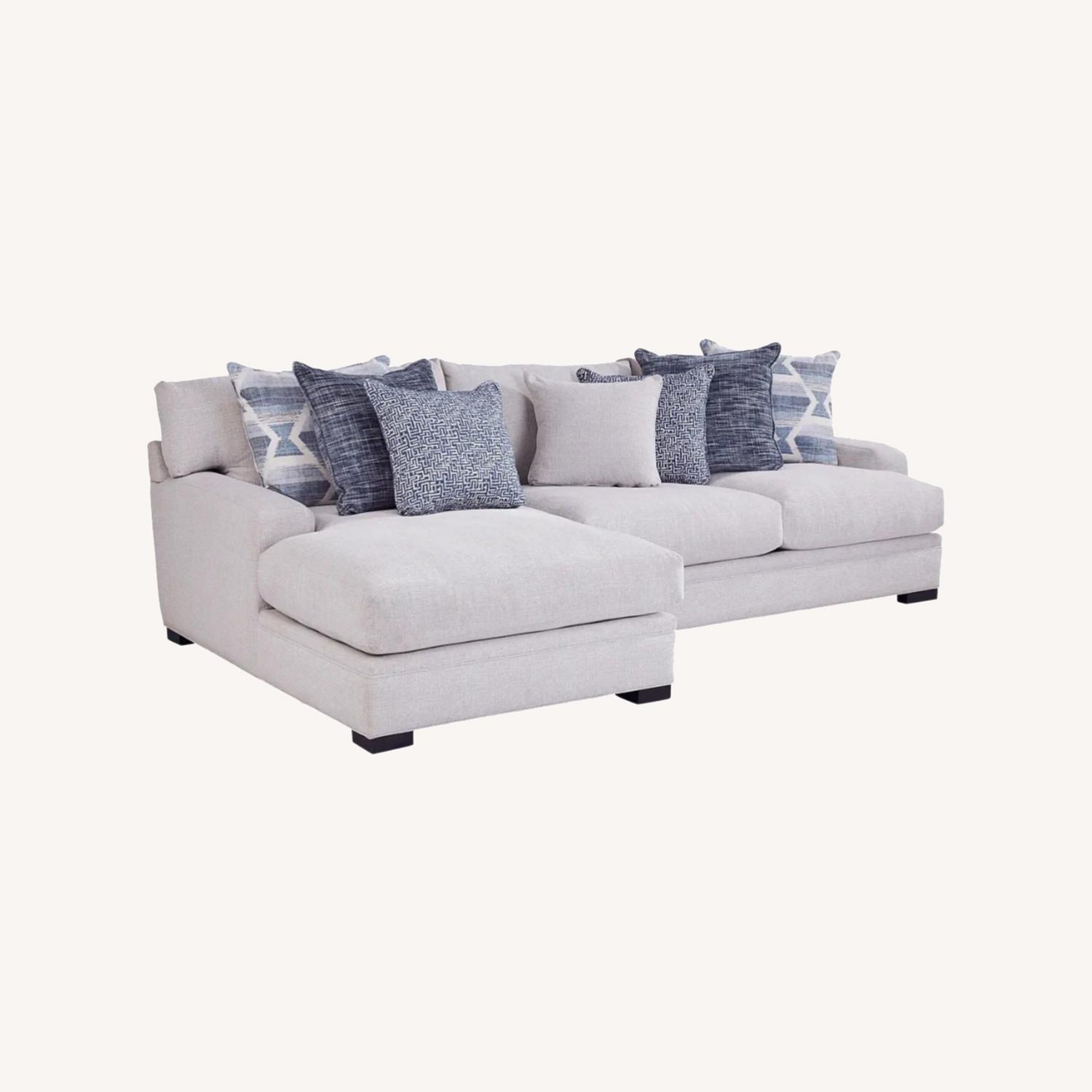 Rooms To Go White 2 Piece Sectional - image-0