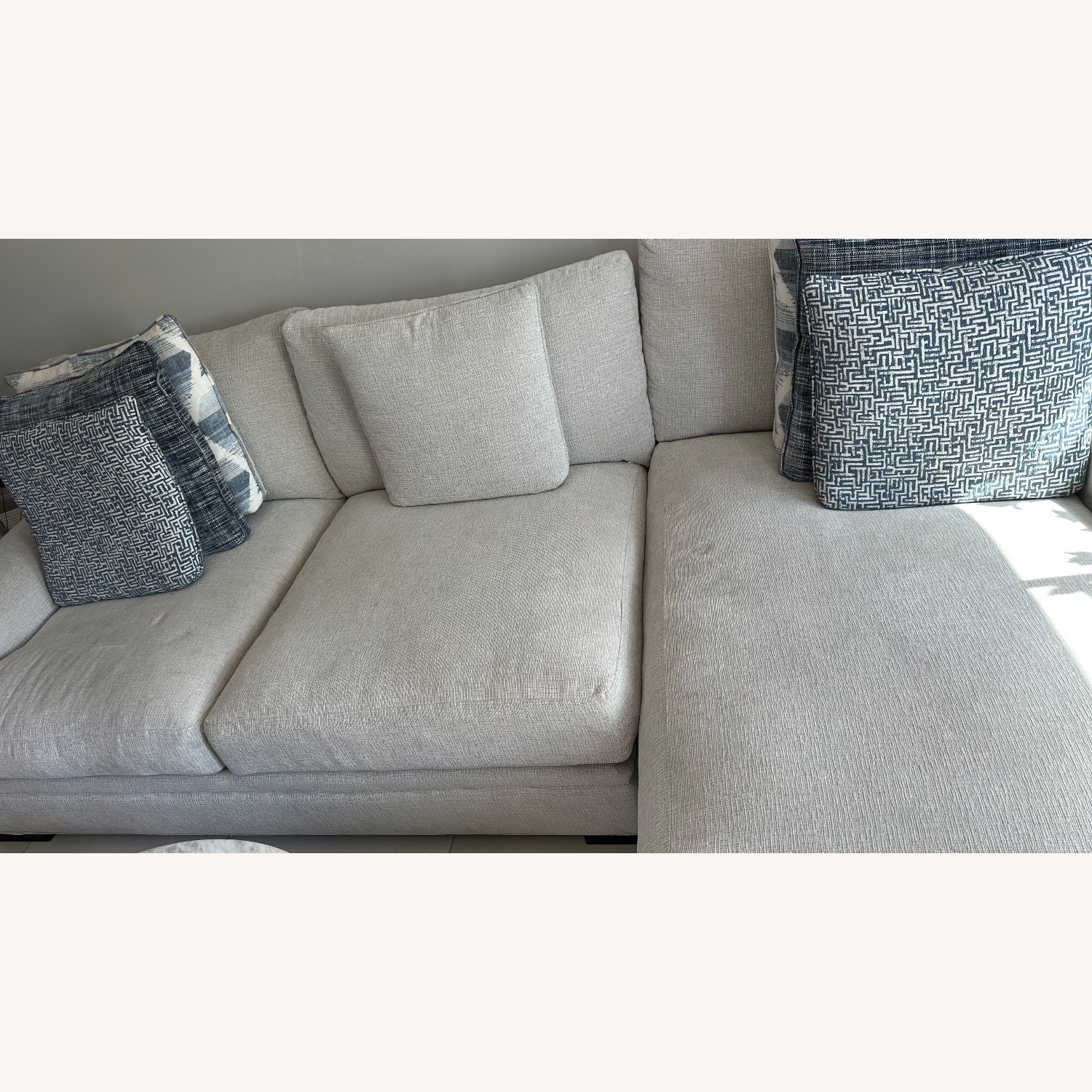 Rooms To Go White 2 Piece Sectional - image-1