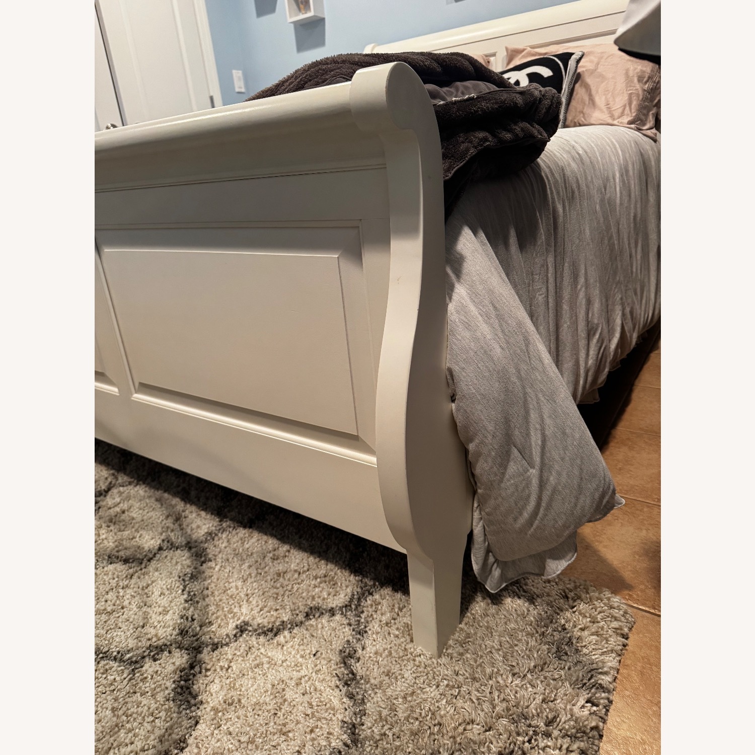 White Full Bed - image-4