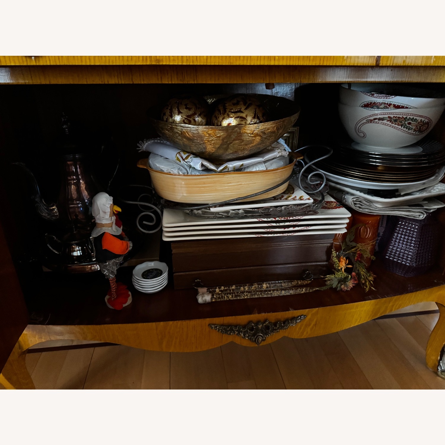 Vintage/Antique Sideboard - image-12