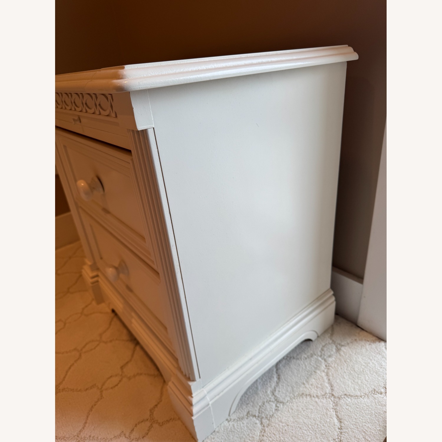 Lexington Furniture Ivory Wood Nightstand - image-4