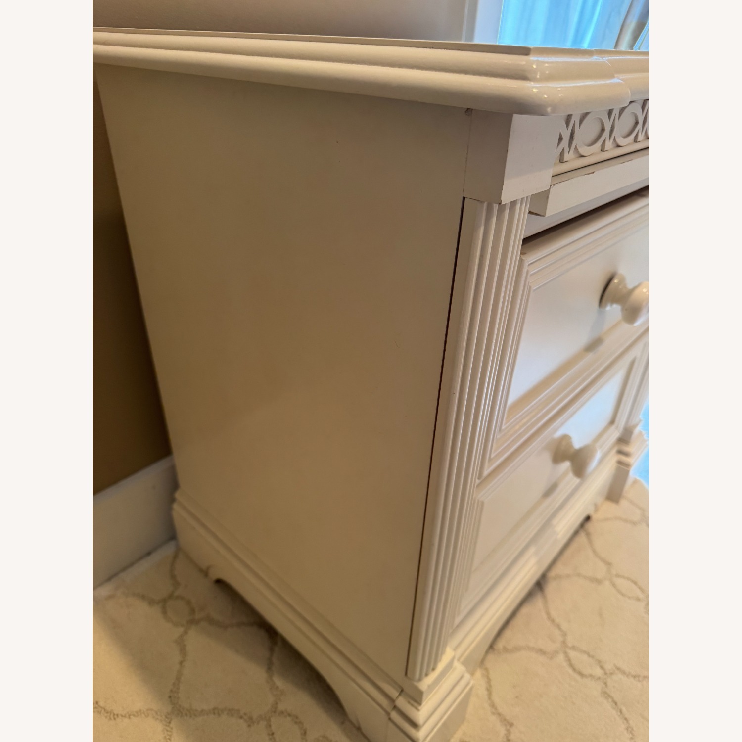 Lexington Furniture Ivory Wood Nightstand - image-5