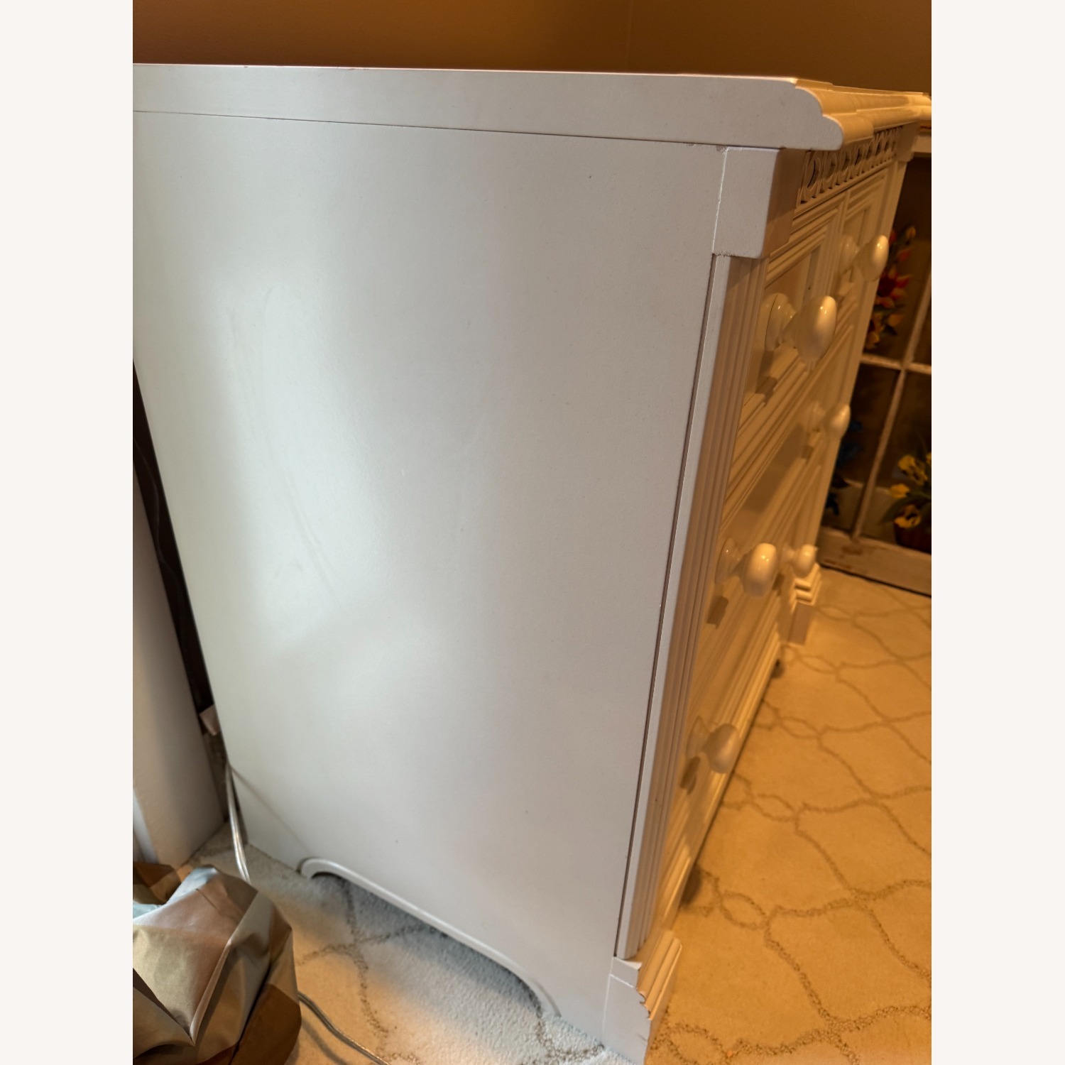 Lexington Furniture Ivory Wood Chest - image-3