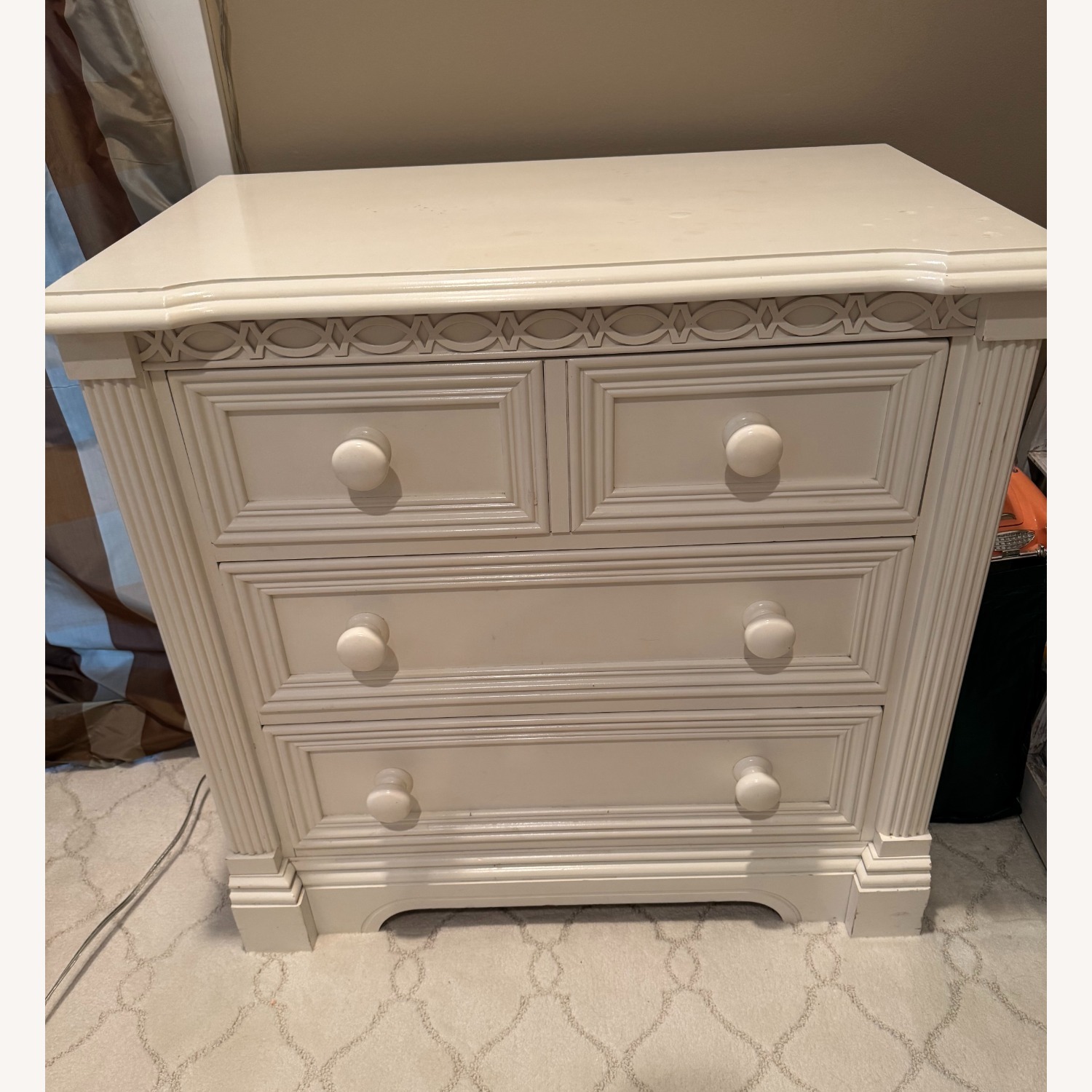 Lexington Furniture Ivory Wood Chest - image-2