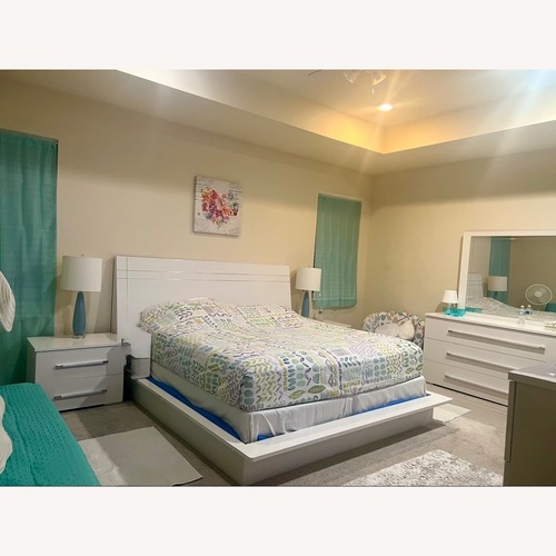 Used Luxury Bed King Size for sale on AptDeco