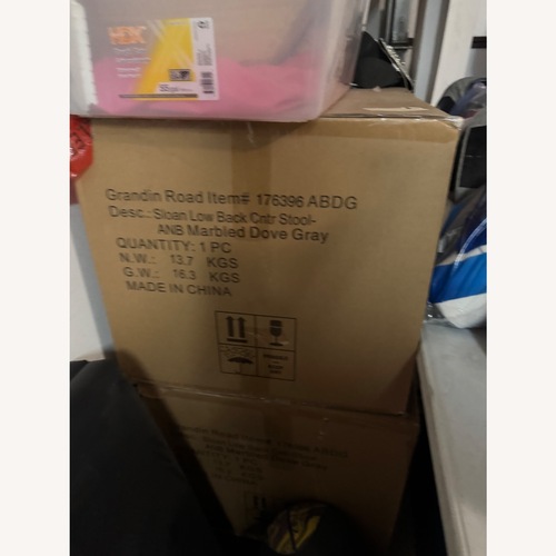 Used 4 Bar Stools  for sale on AptDeco