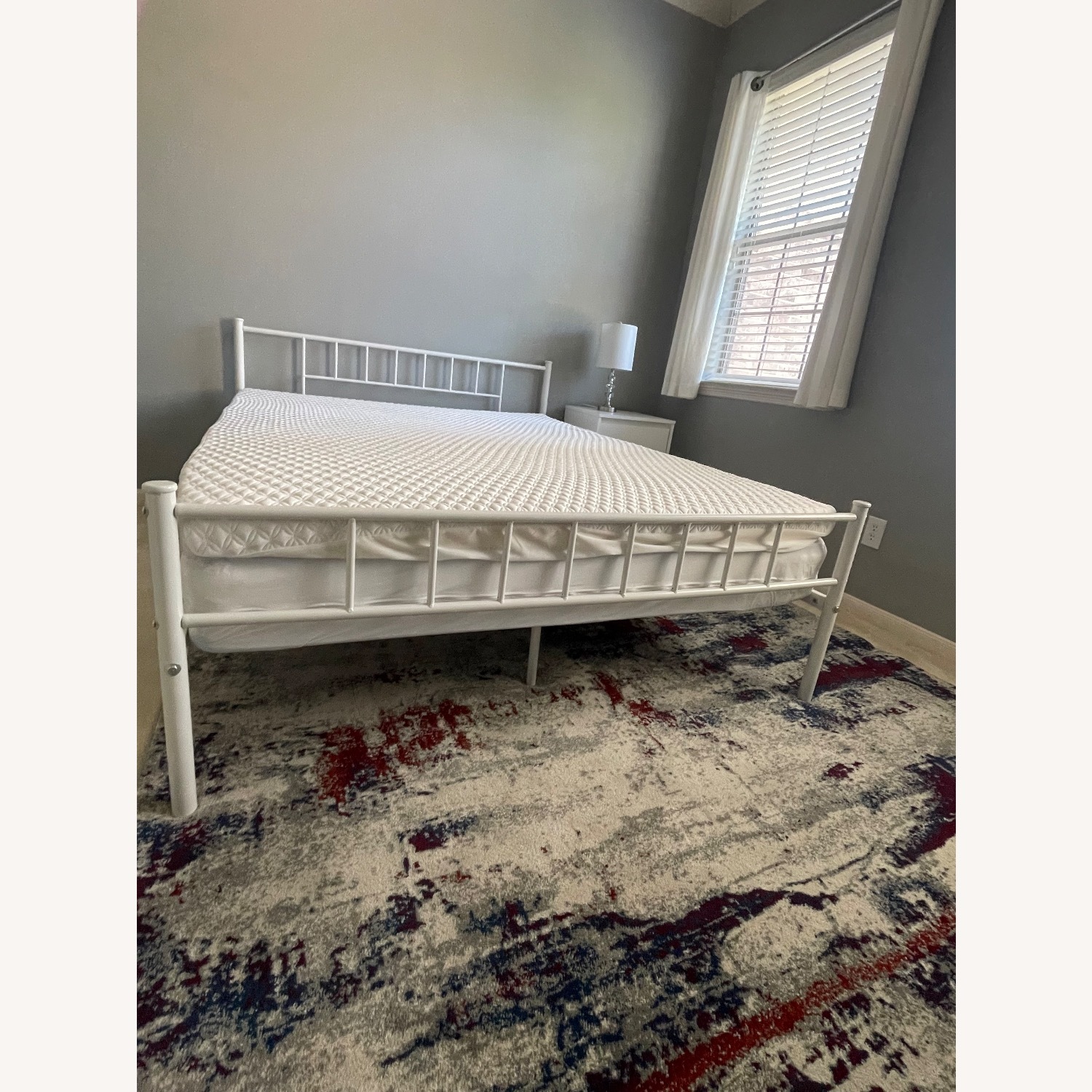 White Metal Queen Size Bed - image-3