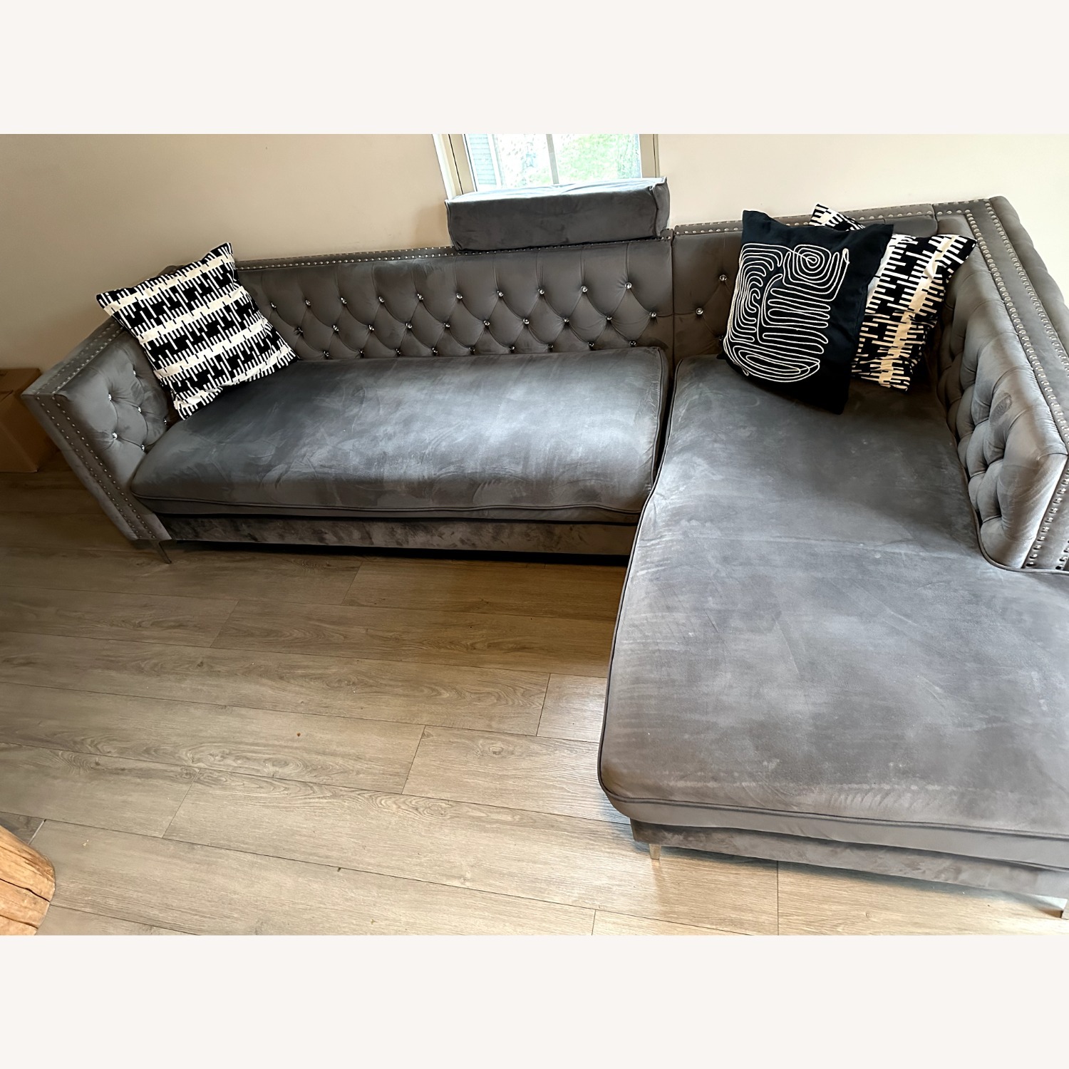 Wayfair Light Gray 2 Piece Sectional - image-5