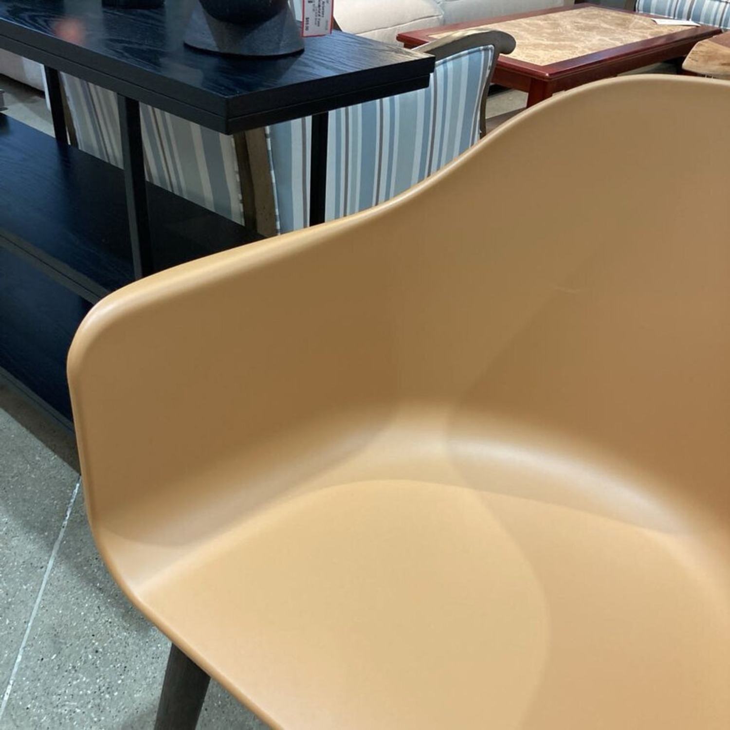 Design Public Harbour Chair Khaki - image-4