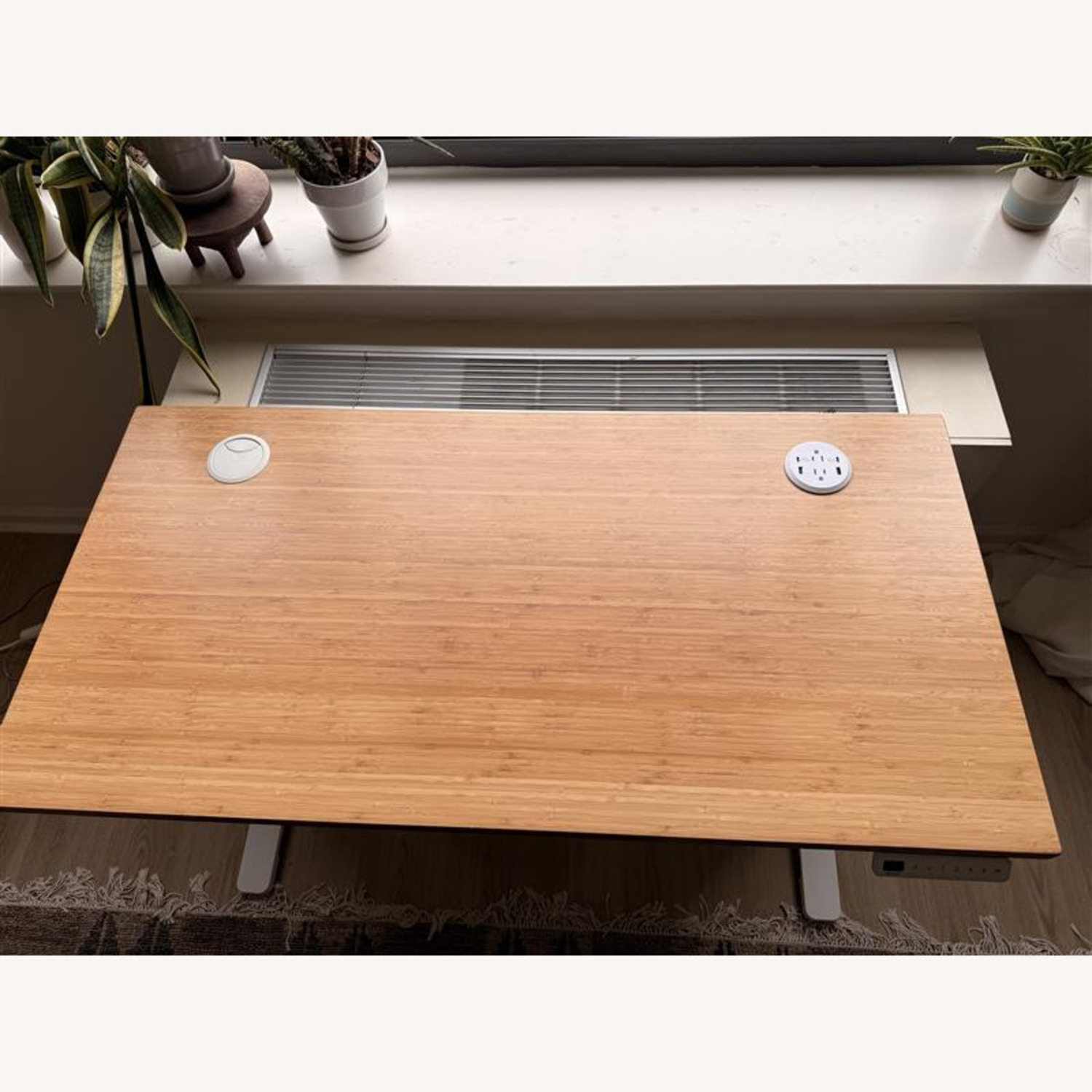 Uplift V2 Adjustable Standing Desk - image-3