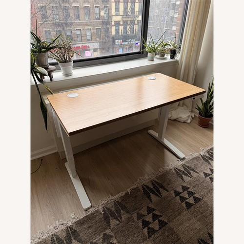 Used Uplift V2 Adjustable Standing Desk for sale on AptDeco