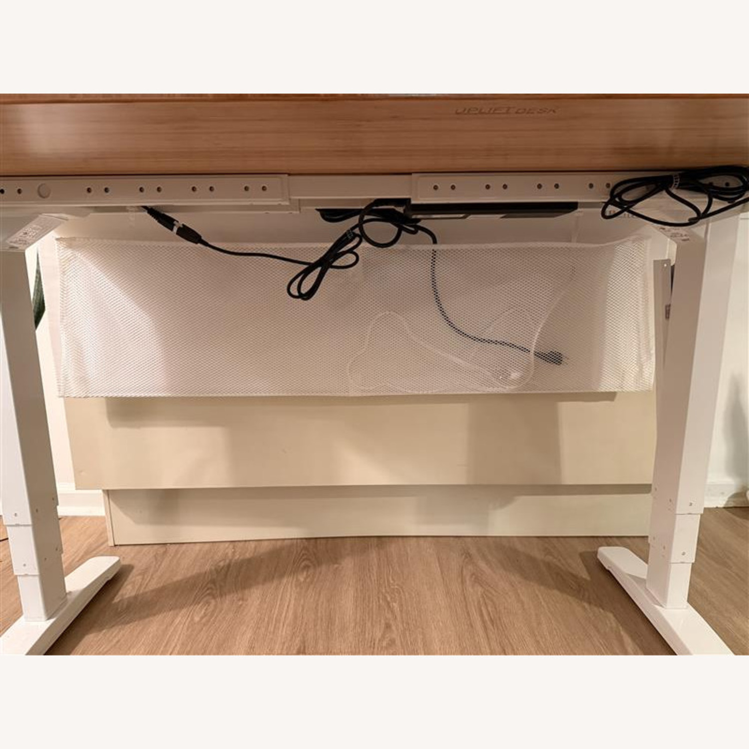 Uplift V2 Adjustable Standing Desk - image-4