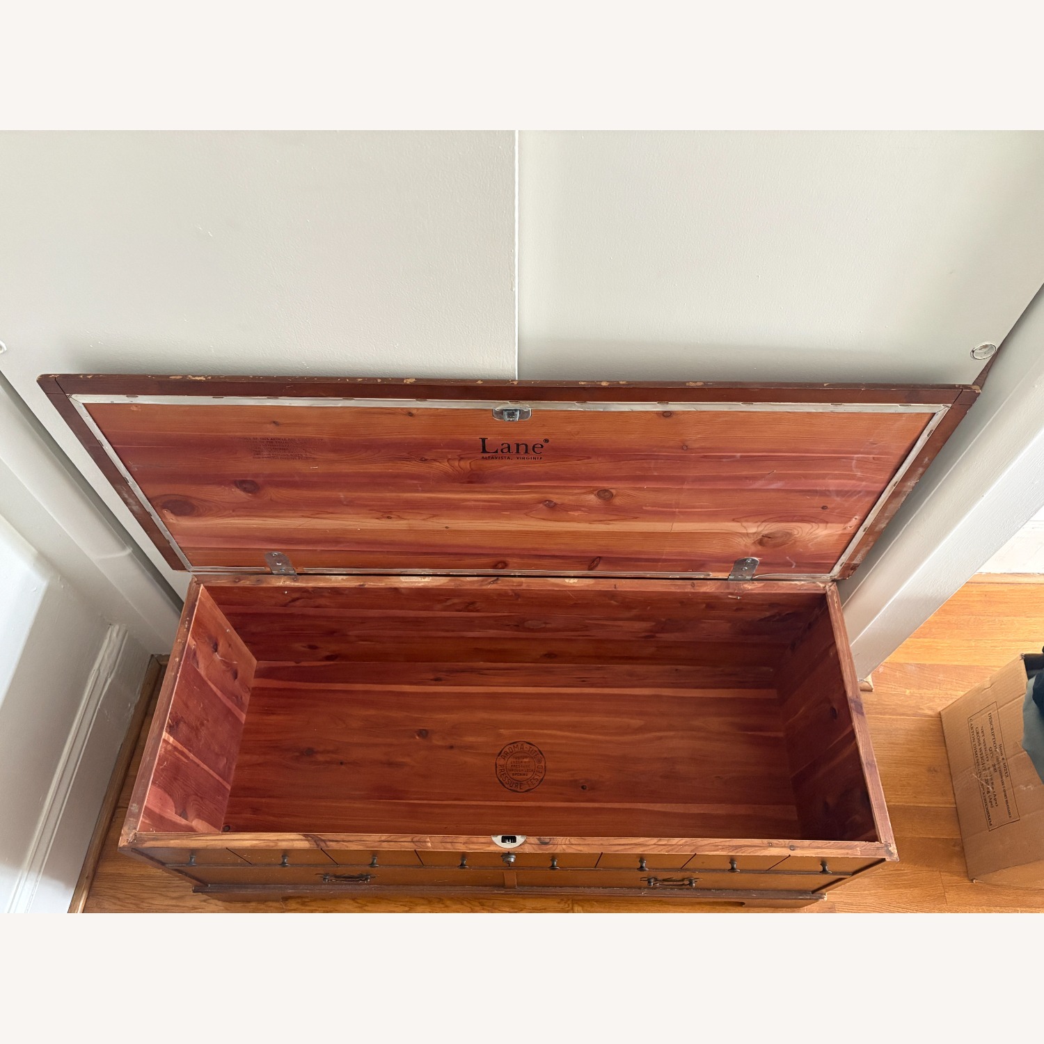 Vintage/Antique Finds Dark Brown Wood Chest - image-4