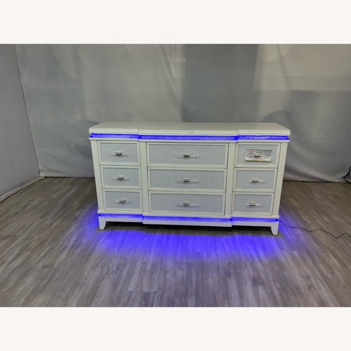 Used House of Hampton Elmin 9 - Drawer Dresser for sale on AptDeco