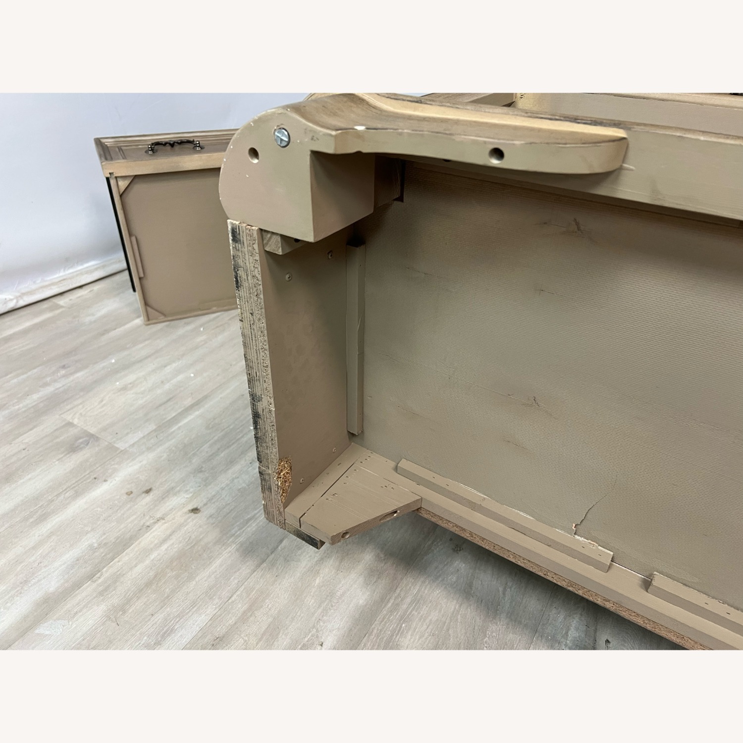 Liberty Furniture Magnolia Manor Weathered Bisque - image-2