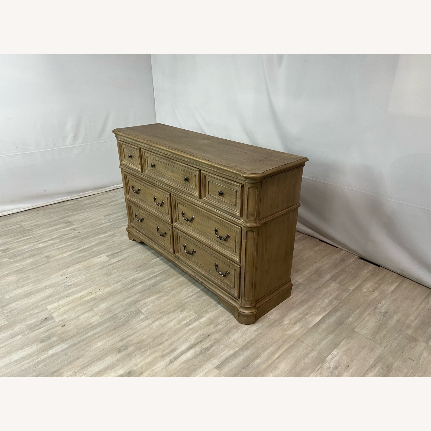 Liberty Furniture Magnolia Manor Weathered Bisque - image-4