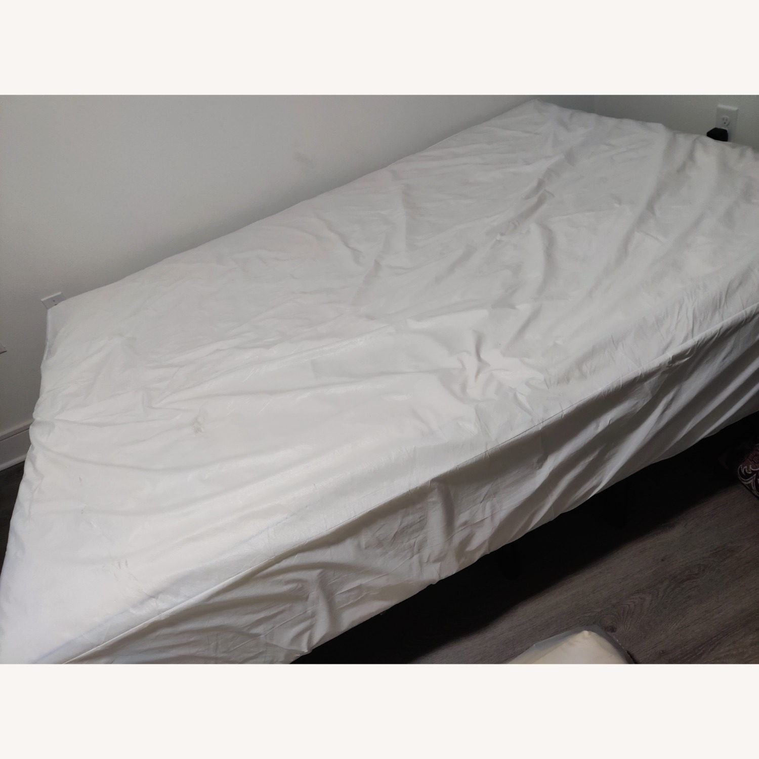 Beautyrest Silver White Queen Bed - image-6