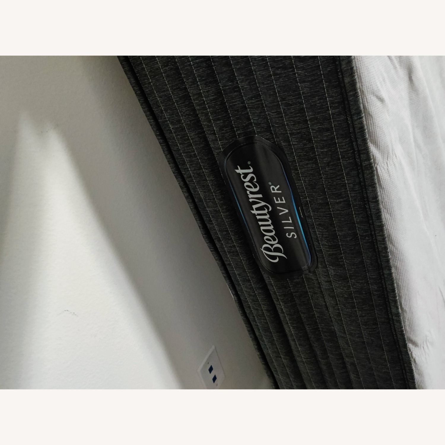 Beautyrest Silver White Queen Bed - image-4