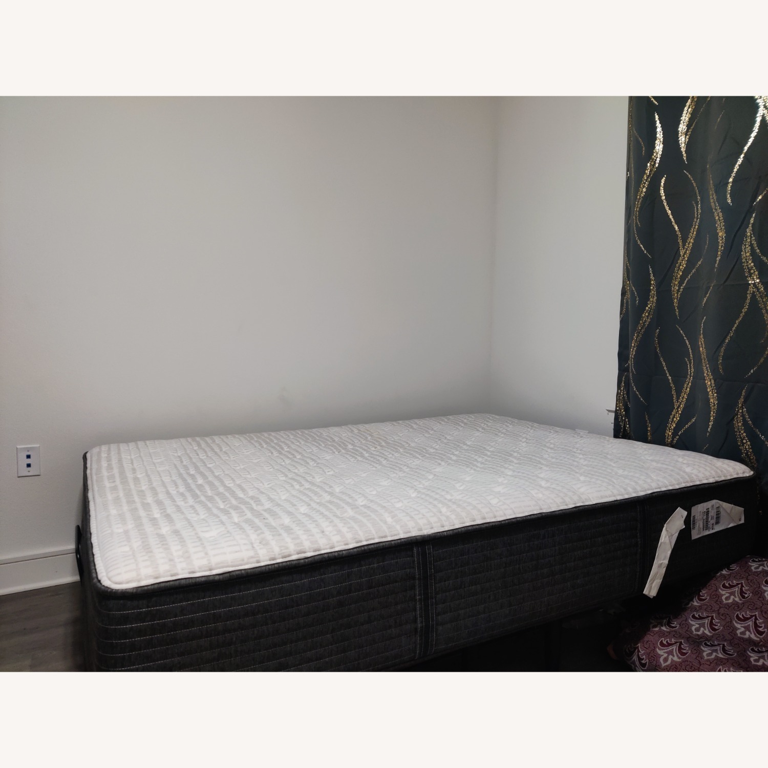 Beautyrest Silver White Queen Bed - image-3