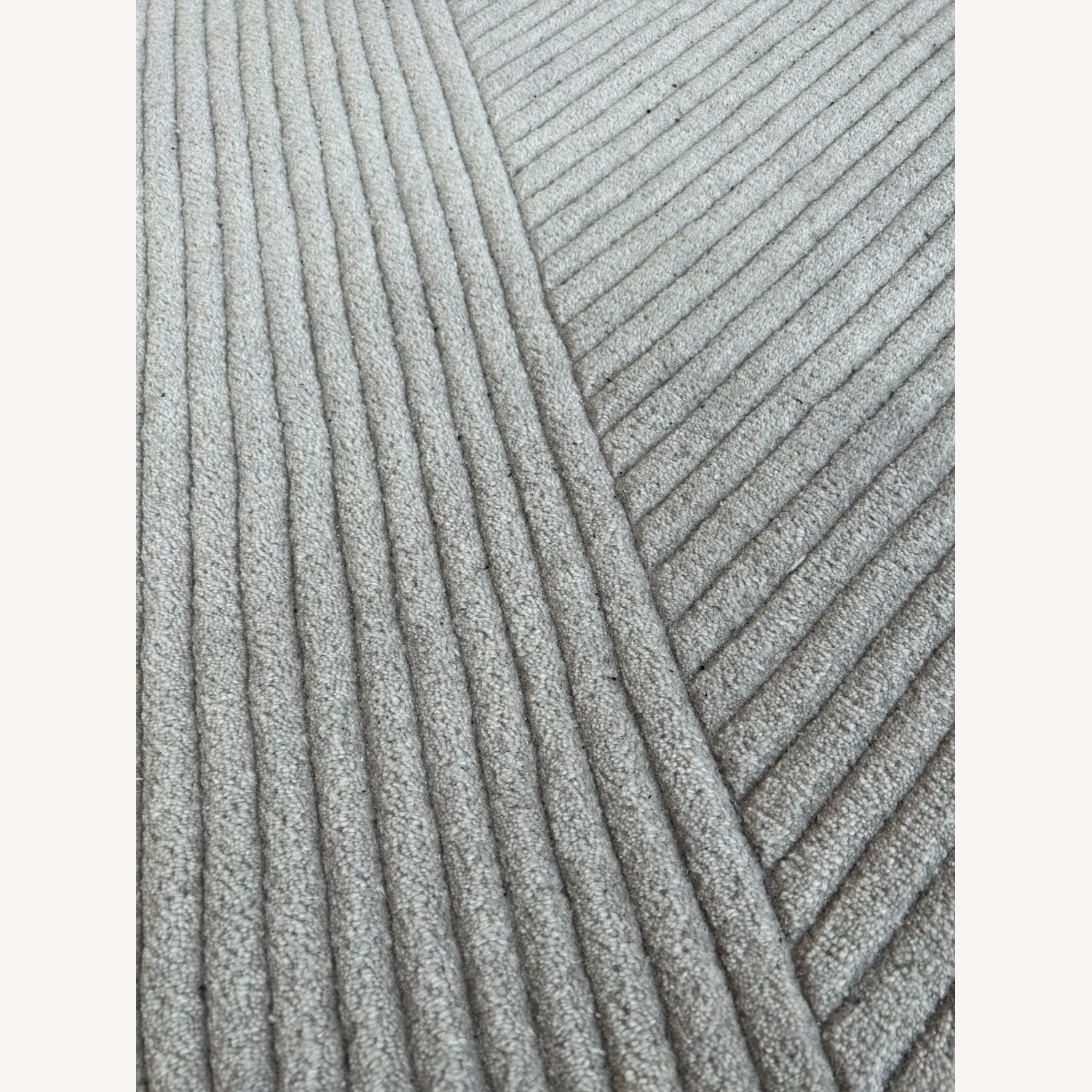 Northern Co Light Gray Wool Area Rug 6' x 9' - image-4